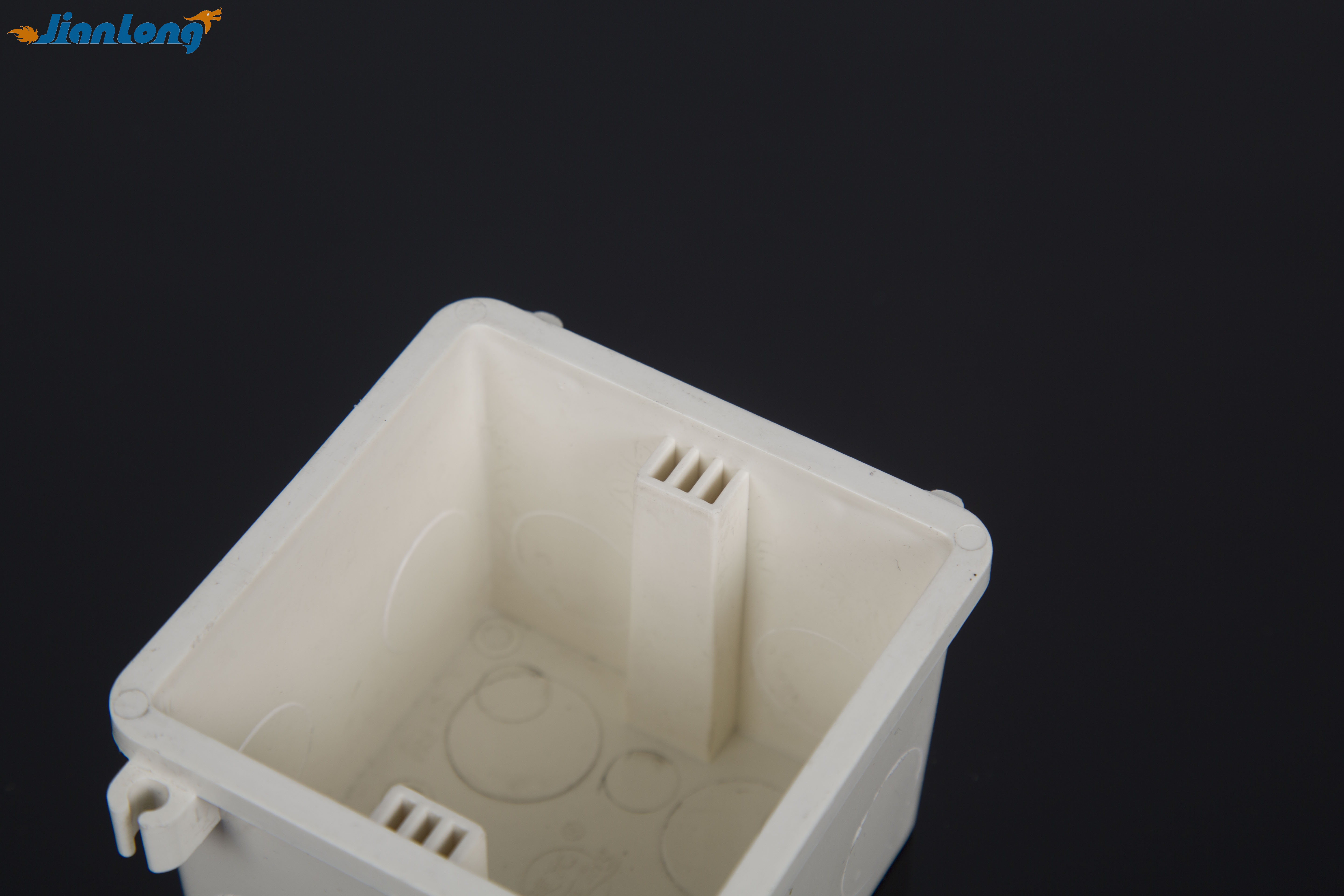 Self tapping thread threading box