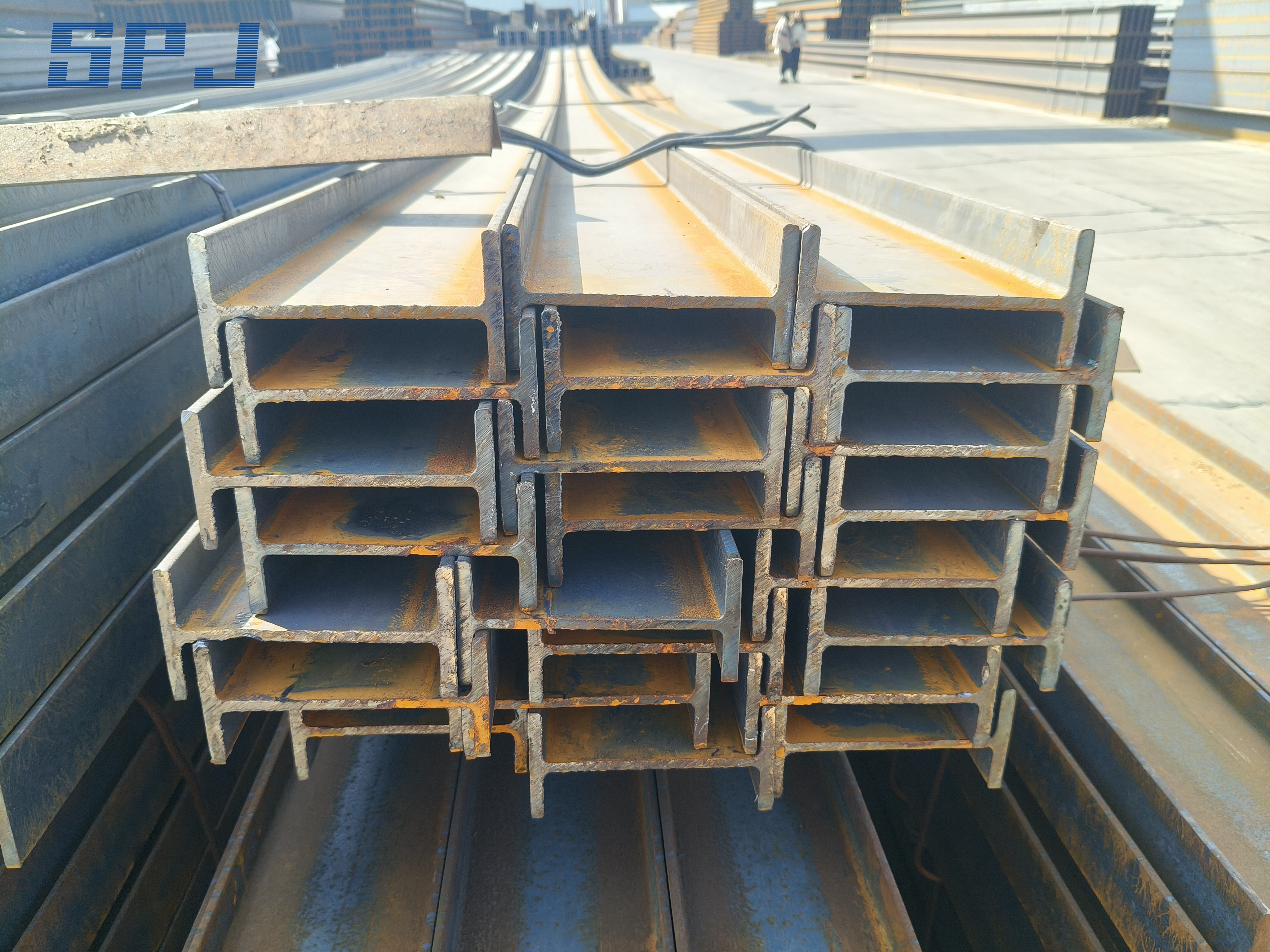 H Beam Good Price in Stock Bridge Construction H/I Beam Steel Structura Welded Stainless/Galvanized/Hot Rolled Carbon Steel I/H Beam