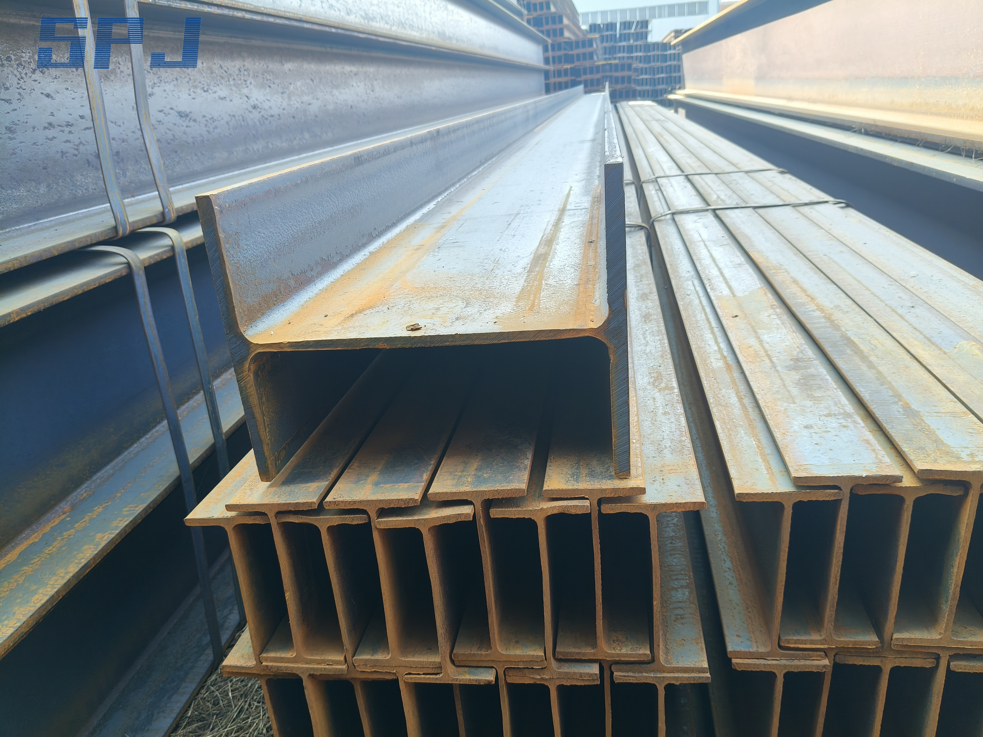 H Beam Q235 ASTM A36 Carbon Steel H Beam Mild Iron Steel Construction Building H Shape Steel Beam