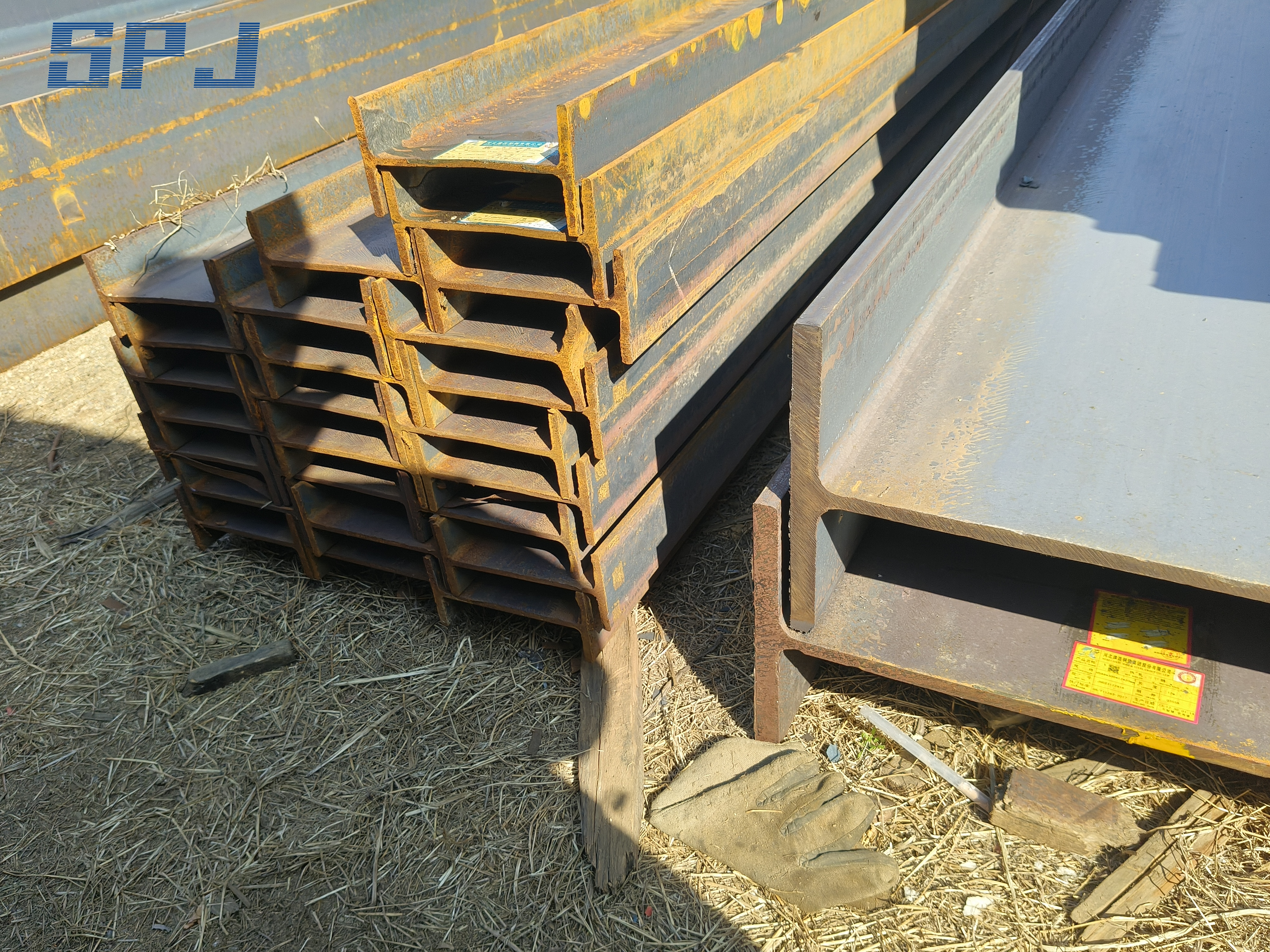 Construction Steel A36 / Ss400 / S235jr/S275jrs355jr/Q235 / Q355 Hot Rolled I Beams/Angle/Channels/H Beams/Hot DIP Galvanized C Beams Low Carbon High Streng