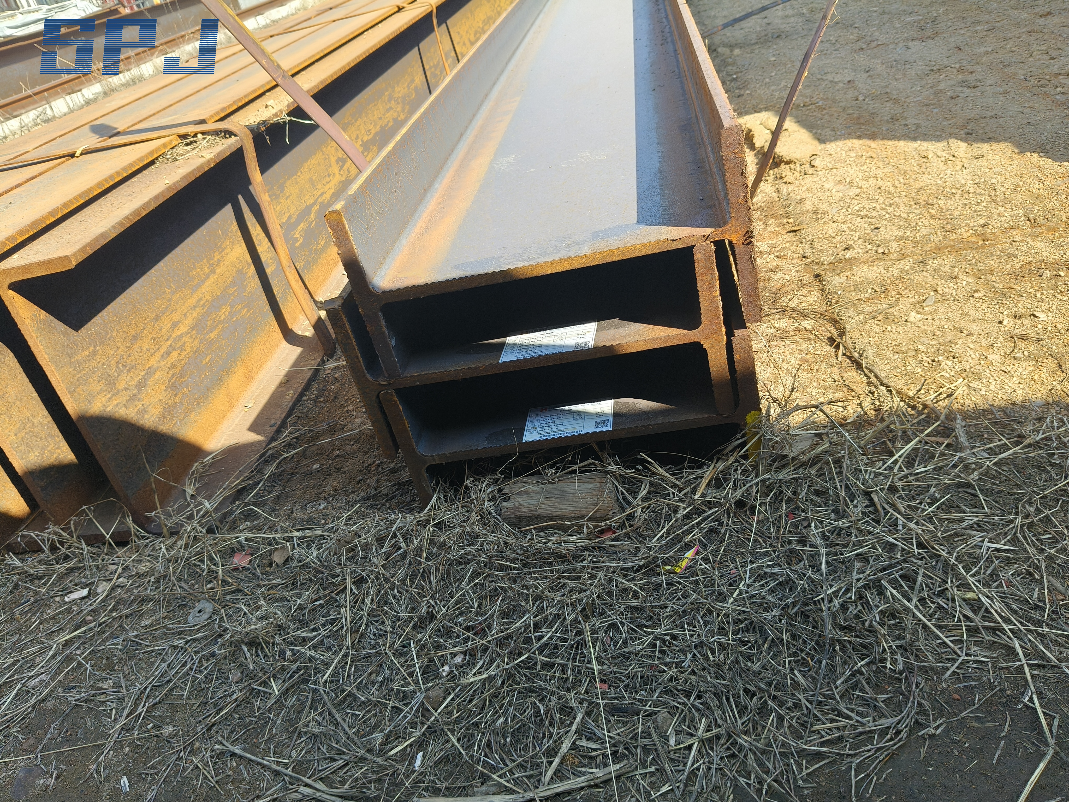 Construction Steel A36 / Ss400 / S235jr/S275jrs355jr/Q235 / Q355 Hot Rolled I Beams/Angle/Channels/H Beams/Hot DIP Galvanized C Beams Low Carbon High Streng