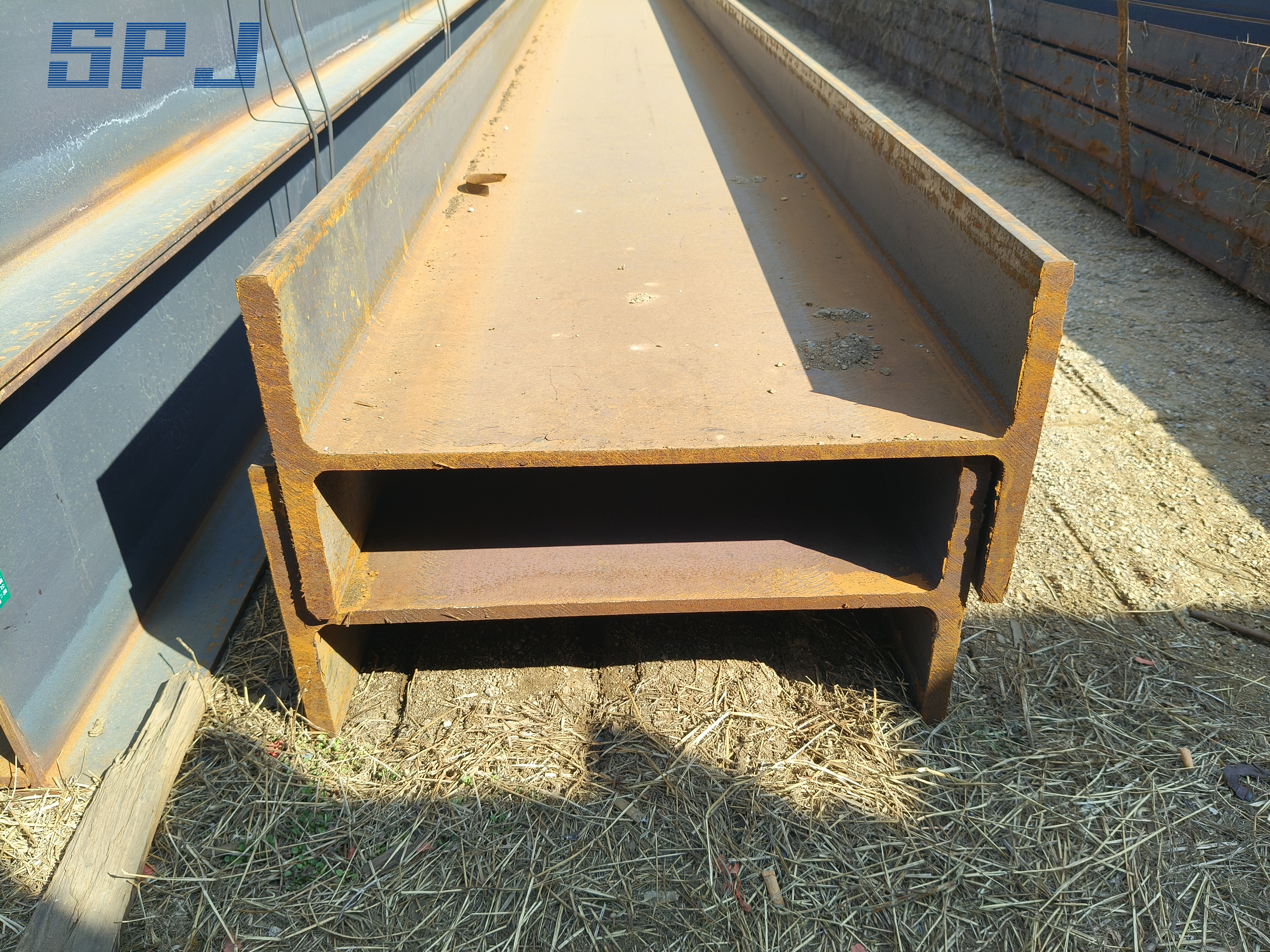 Construction Steel A36 / Ss400 / S235jr/S275jrs355jr/Q235 / Q355 Hot Rolled I Beams/Angle/Channels/H Beams/Hot DIP Galvanized C Beams Low Carbon High Streng