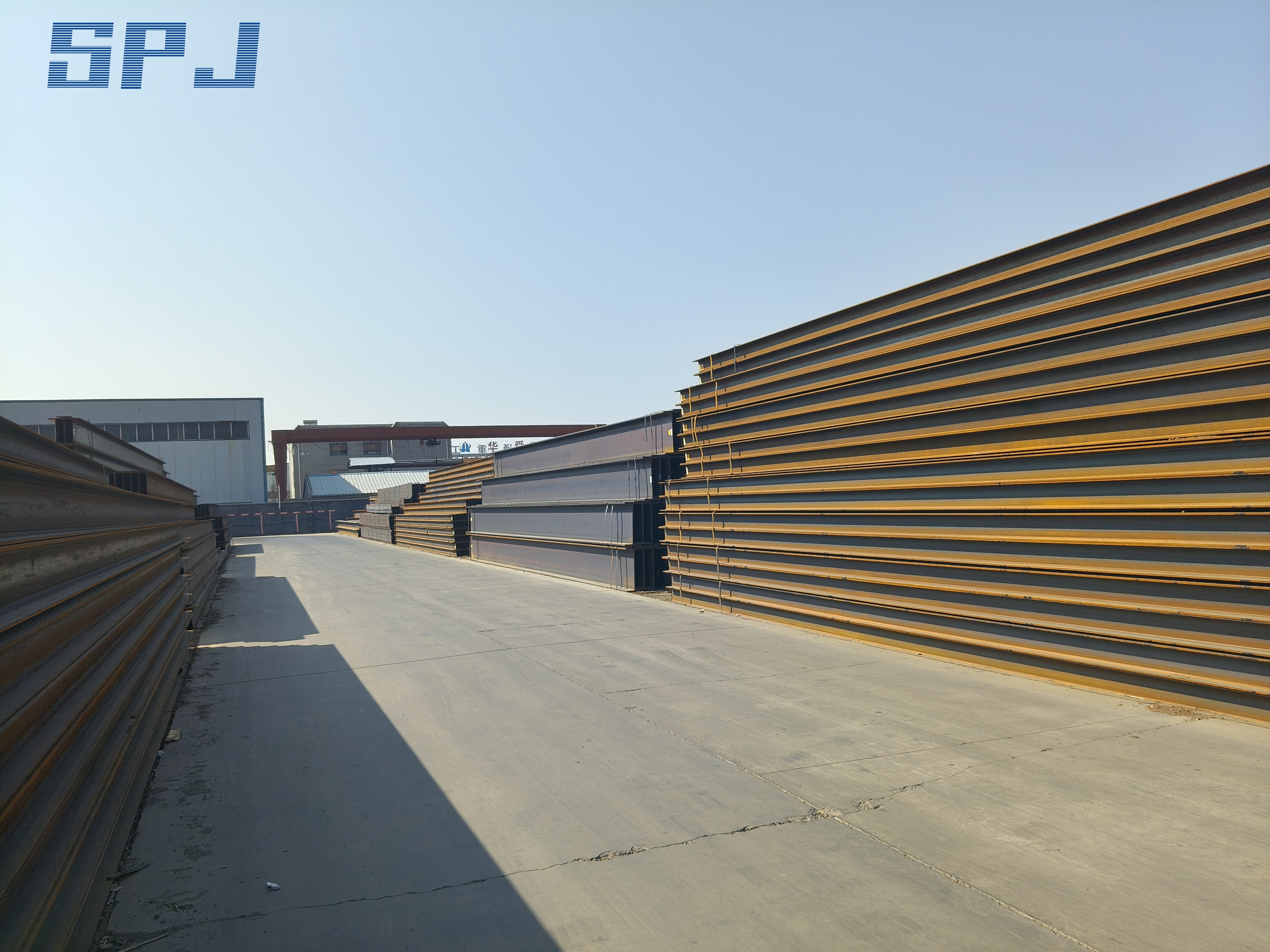 Construction Steel A36 / Ss400 / S235jr/S275jrs355jr/Q235 / Q355 Hot Rolled I Beams/Angle/Channels/H Beams/Hot DIP Galvanized C Beams Low Carbon High Streng
