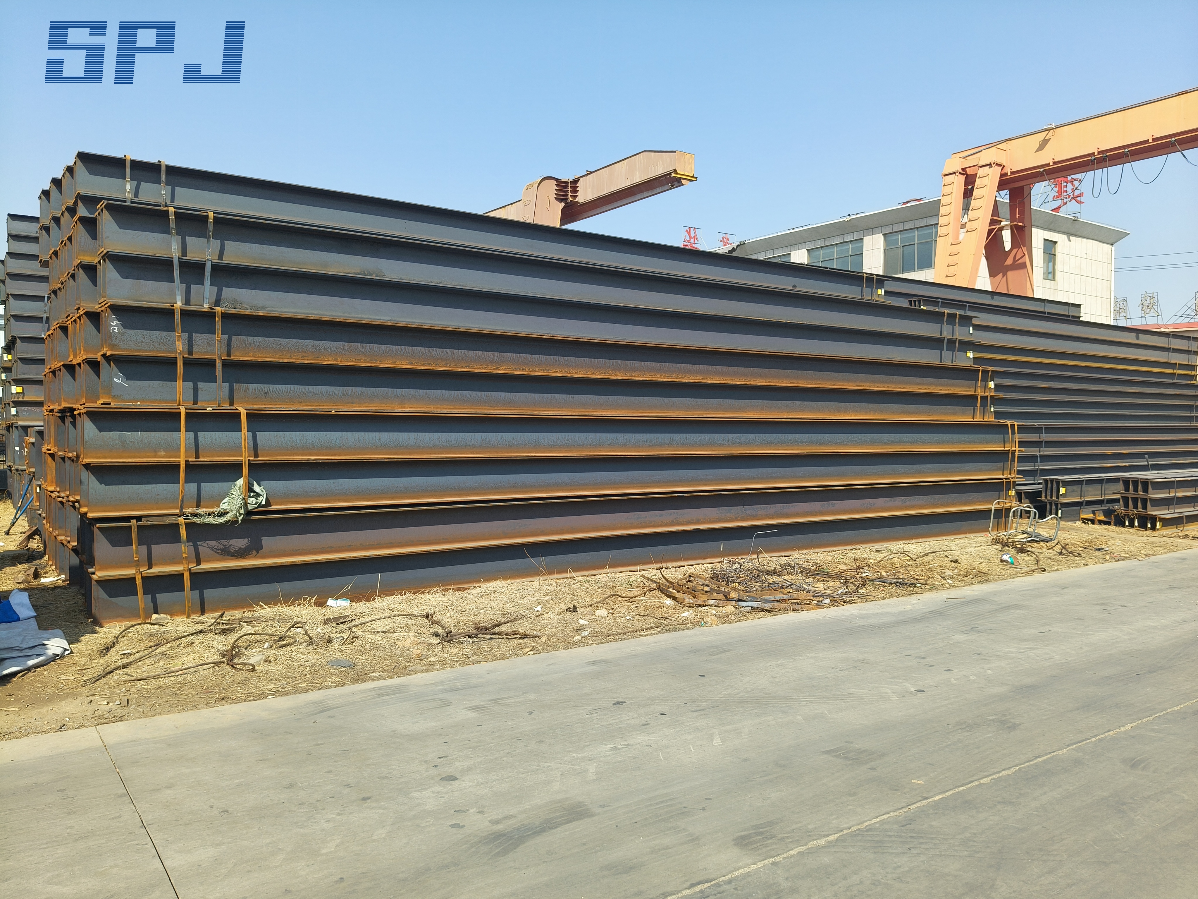 Construction Steel A36 / Ss400 / S235jr/S275jrs355jr/Q235 / Q355 Hot Rolled I Beams/Angle/Channels/H Beams/Hot DIP Galvanized C Beams Low Carbon High Streng