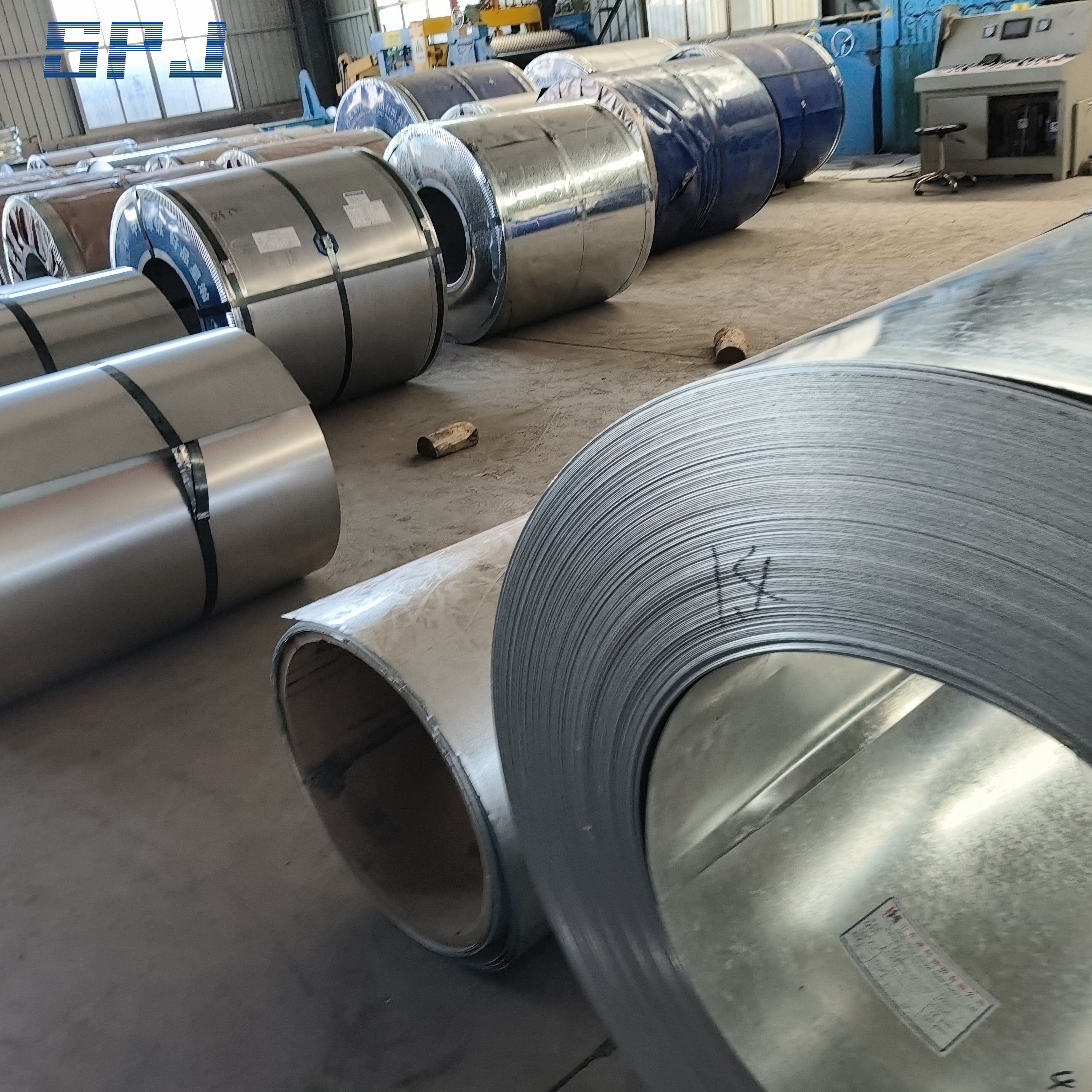 Factory Price ASTM A653 En10326 Hdgi 275 Z60 Dx51d Sg550 SGCC Hot Dipped Galvalume Zinc Coated Gi Galvanized Steel Coil