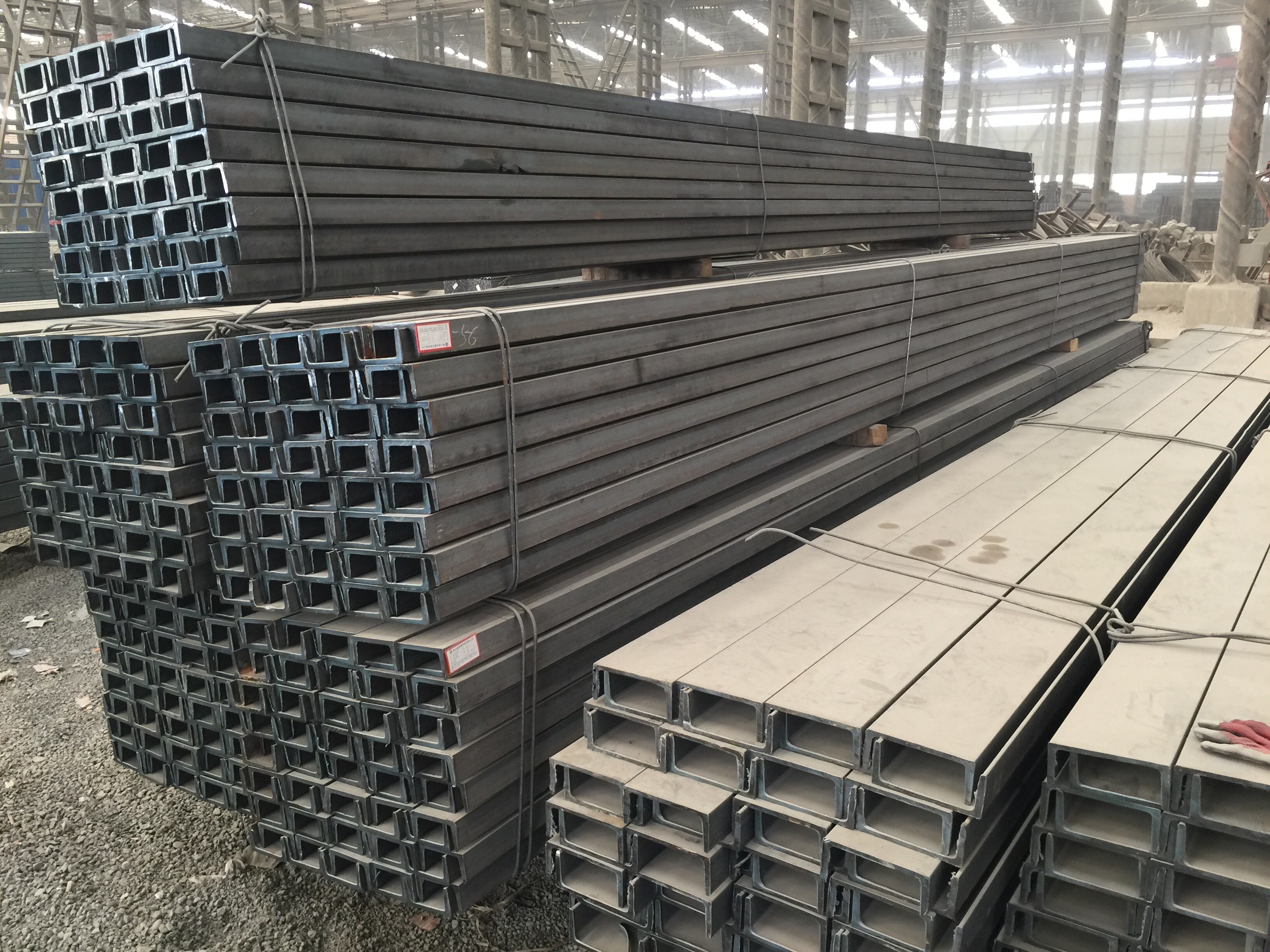 The function and production process of channel steel