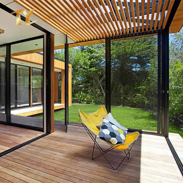 Economical Prefabricated House / Pre-Engineered Steel Structure House