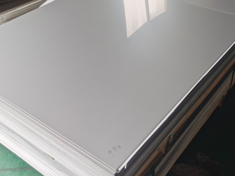 The difference between carbon steel and stainless steel