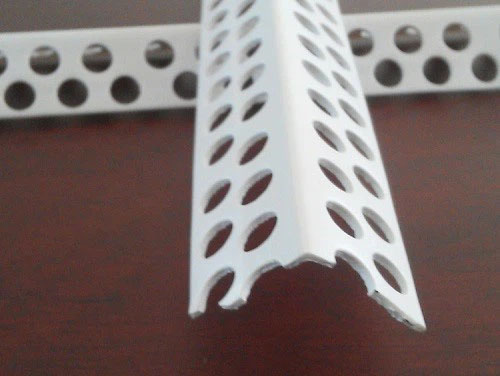 How to whiten PVC plastic corner line? Advantages and disadvantages analysis of titanium dioxide and fluorescent whitening agent