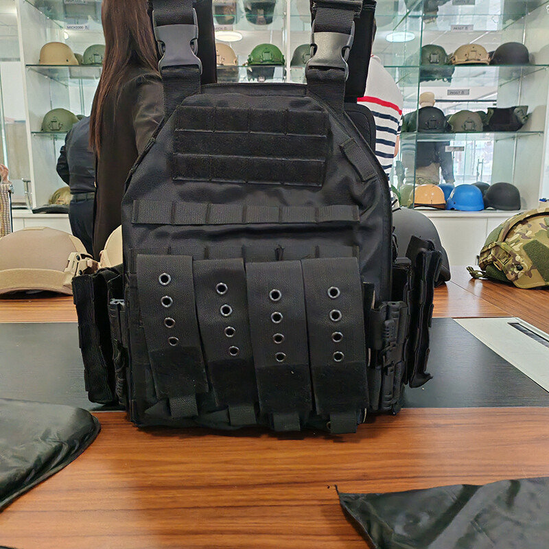 A full set of defensive tactical vests -CT1109