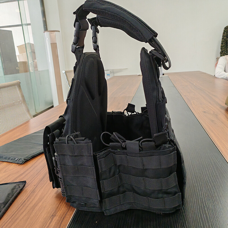 A full set of defensive tactical vests -CT1109