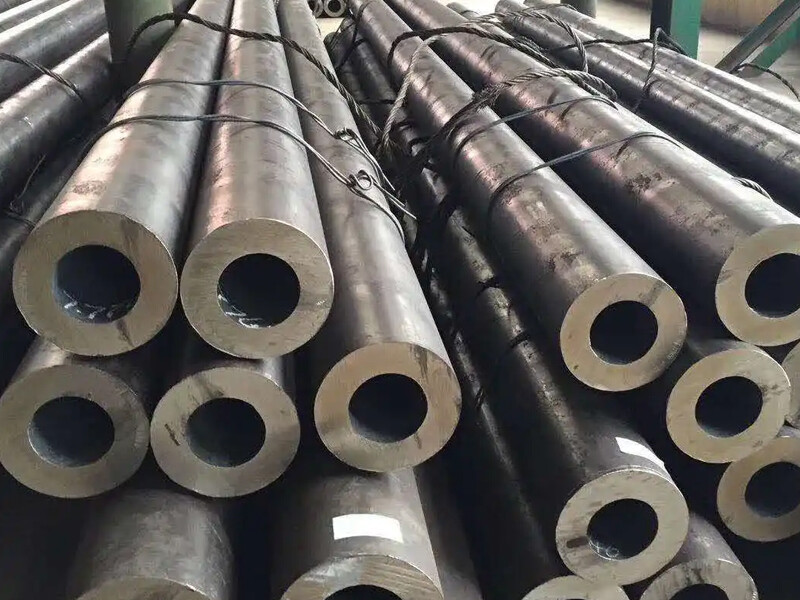 China Manufacturer Carbon Steel Tube/Pipe