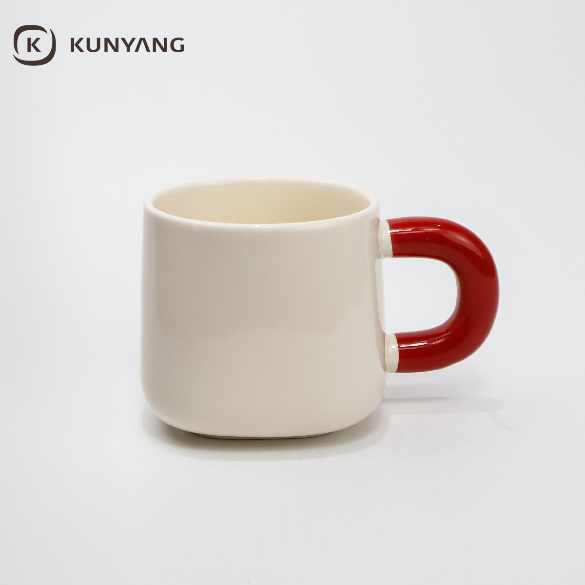 Pear-shaped ceramic mug