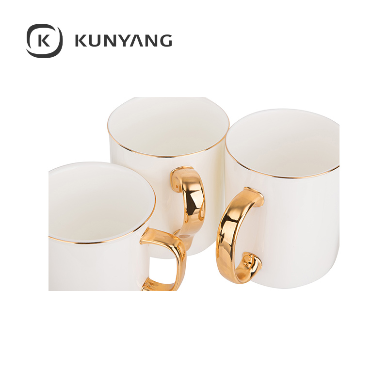Metallic Rim & Handle Ceramic Mug