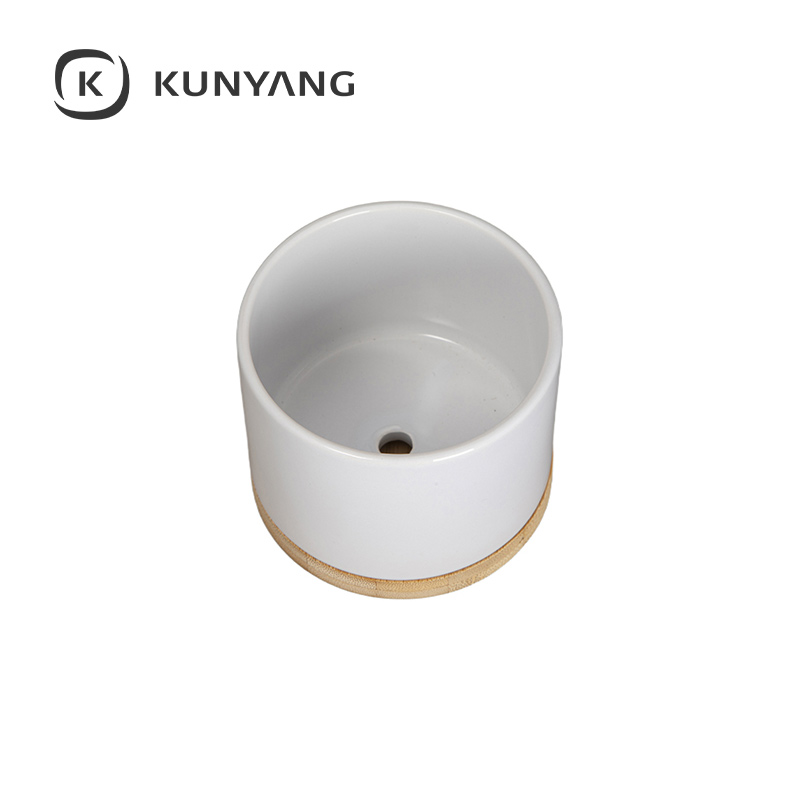 Ceramic Flowerpot w/Bamboo Base