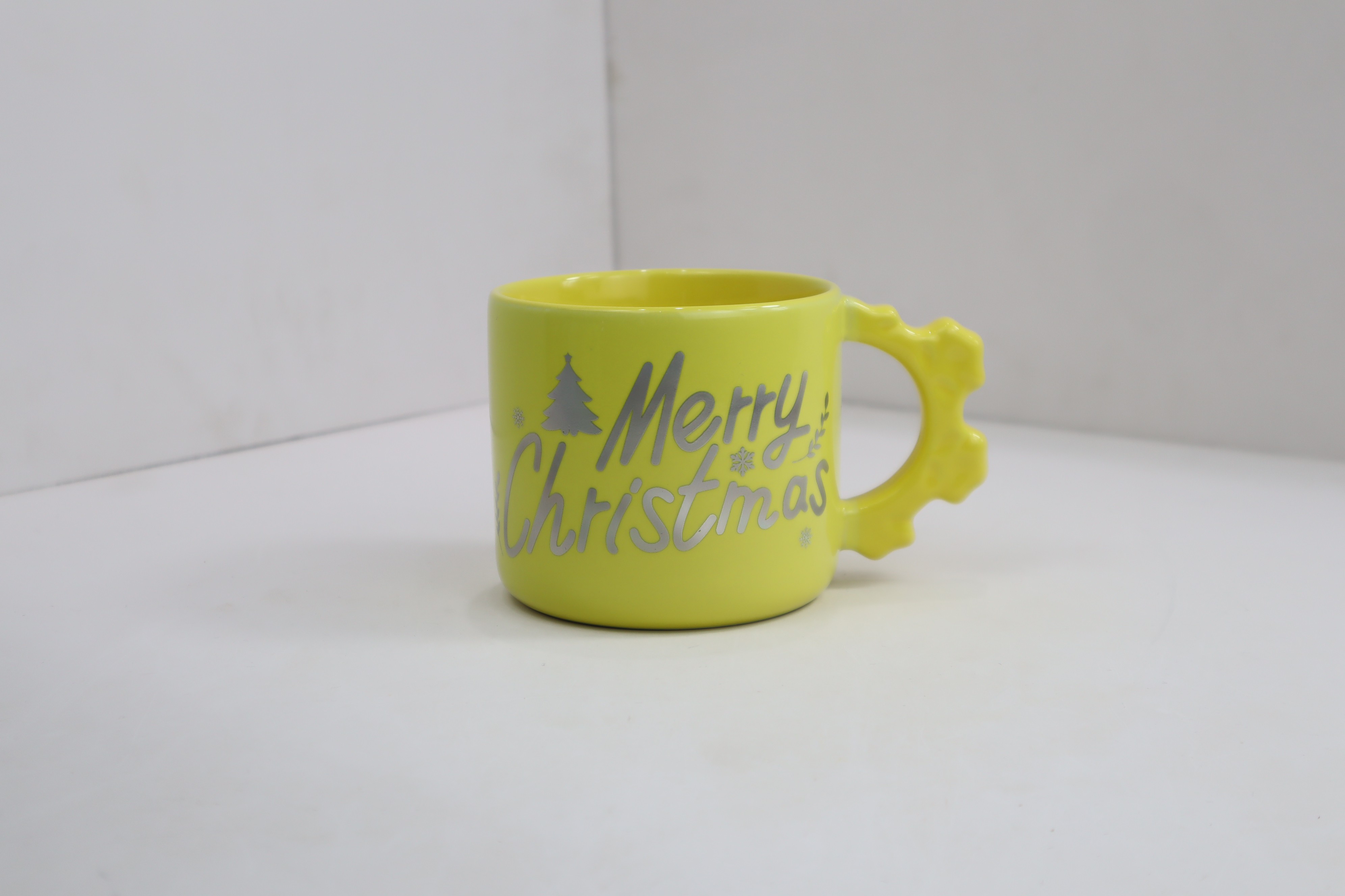Wholesale multi-color cute Christmas handle ceramic cups