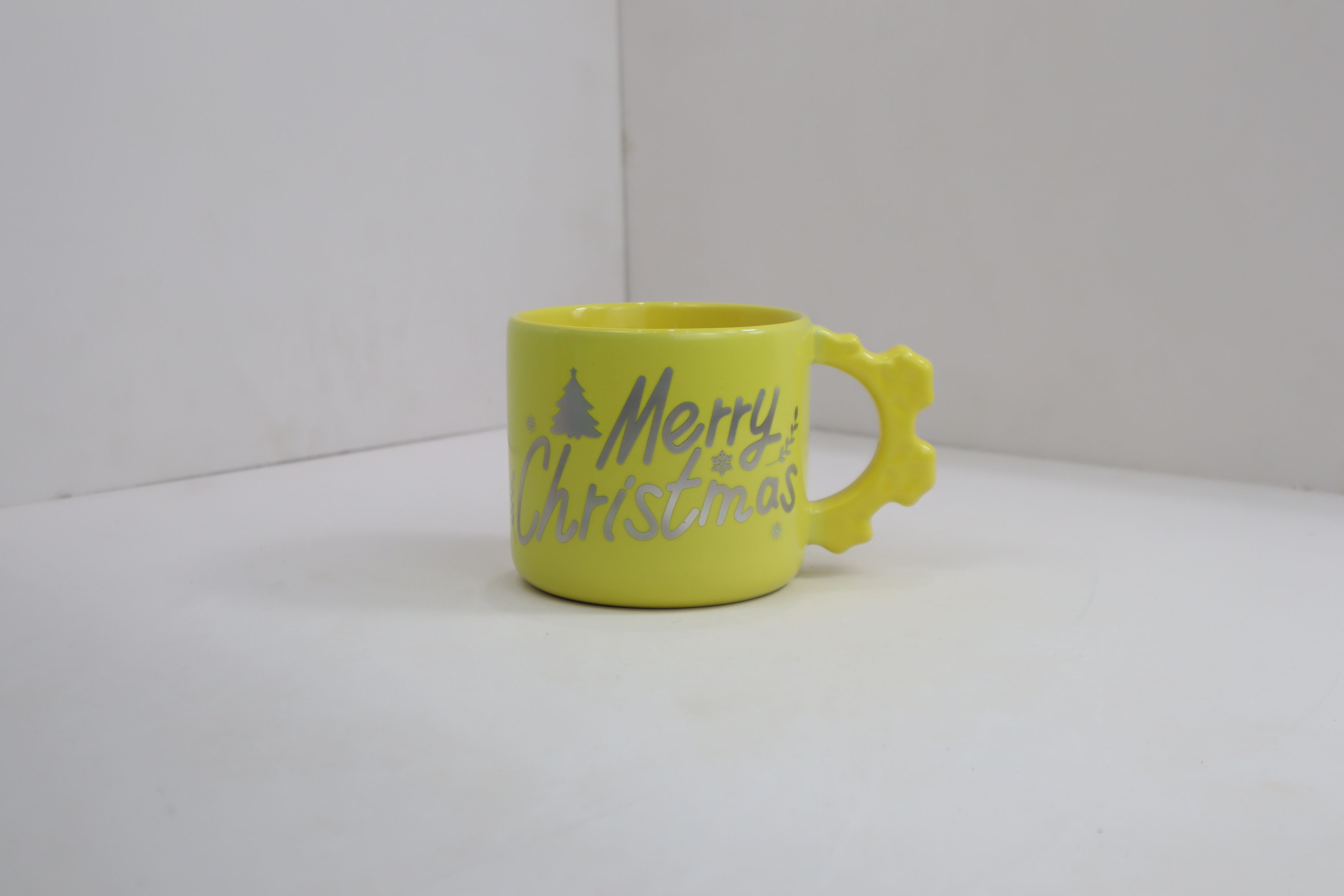 Wholesale multi-color cute Christmas handle ceramic cups