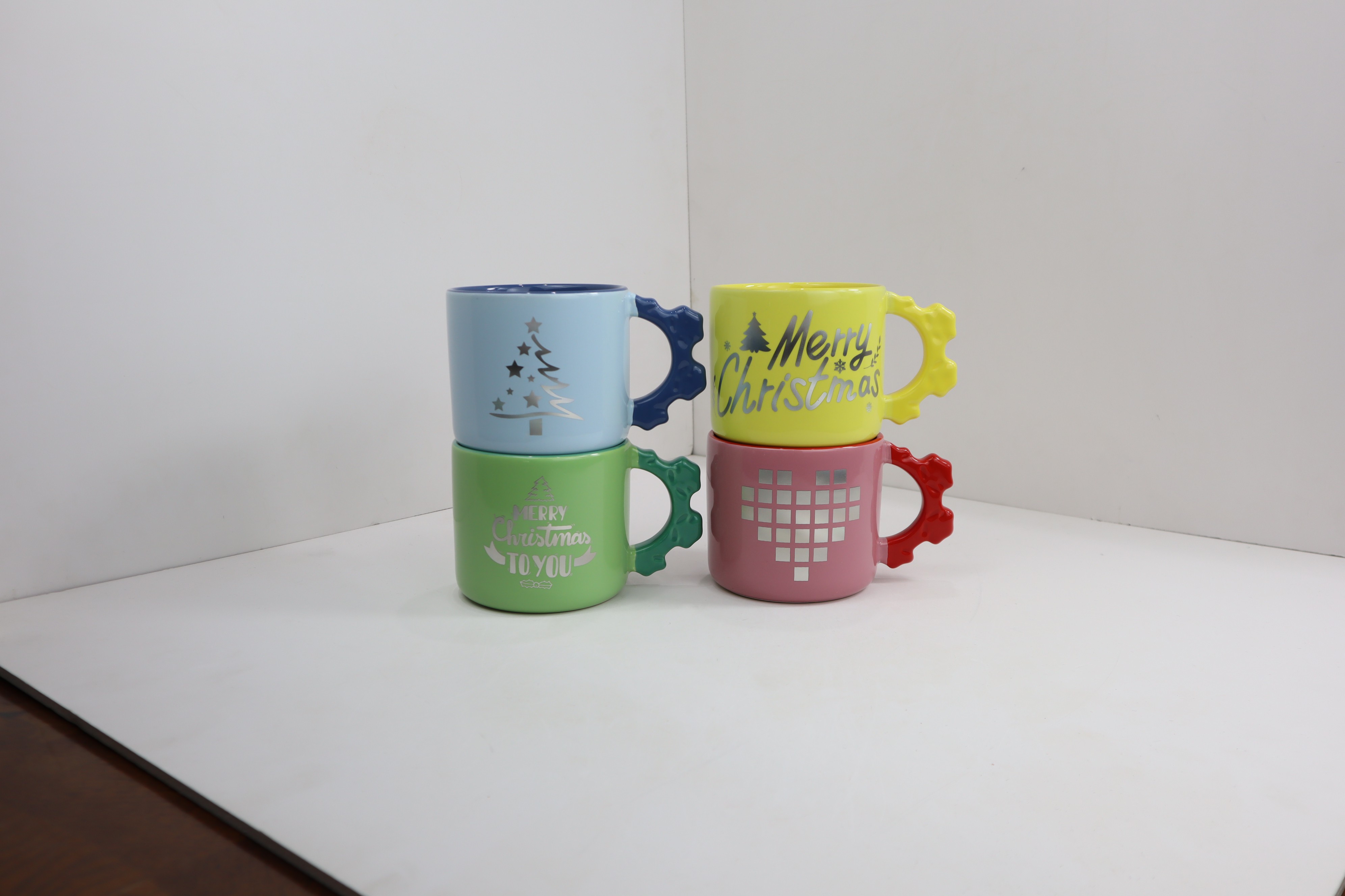 Wholesale multi-color cute Christmas handle ceramic cups