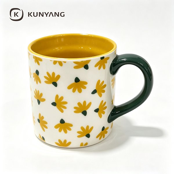 Yellow Daisy Print Two-tone Ceramic Mug
