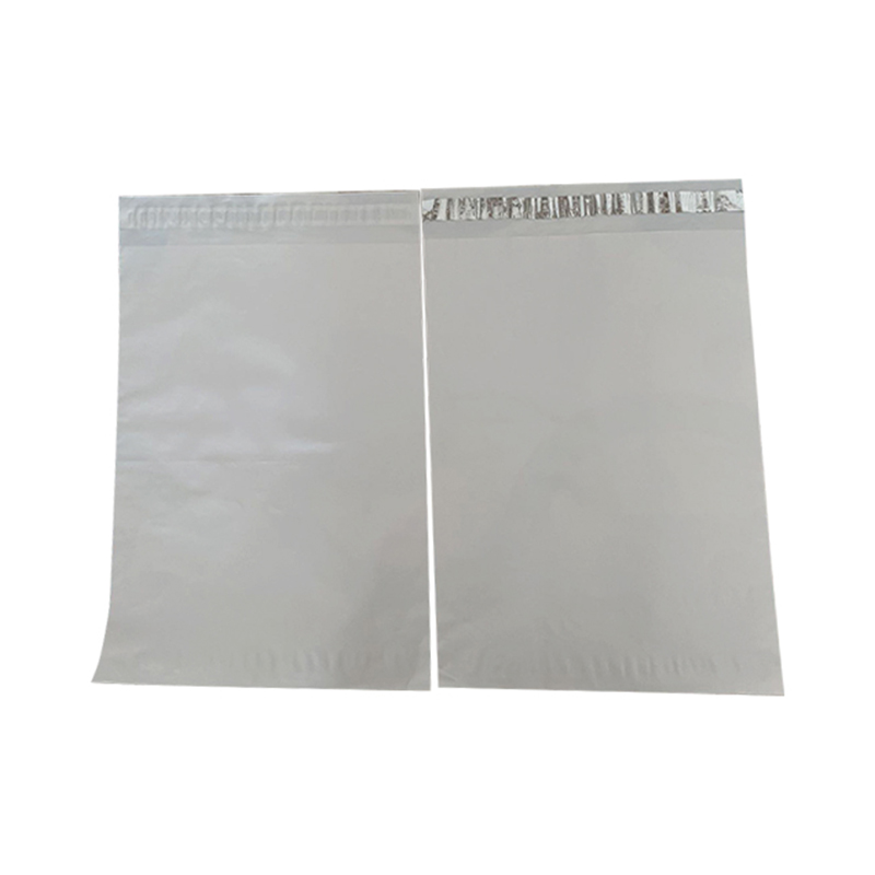 PE white mailer bag