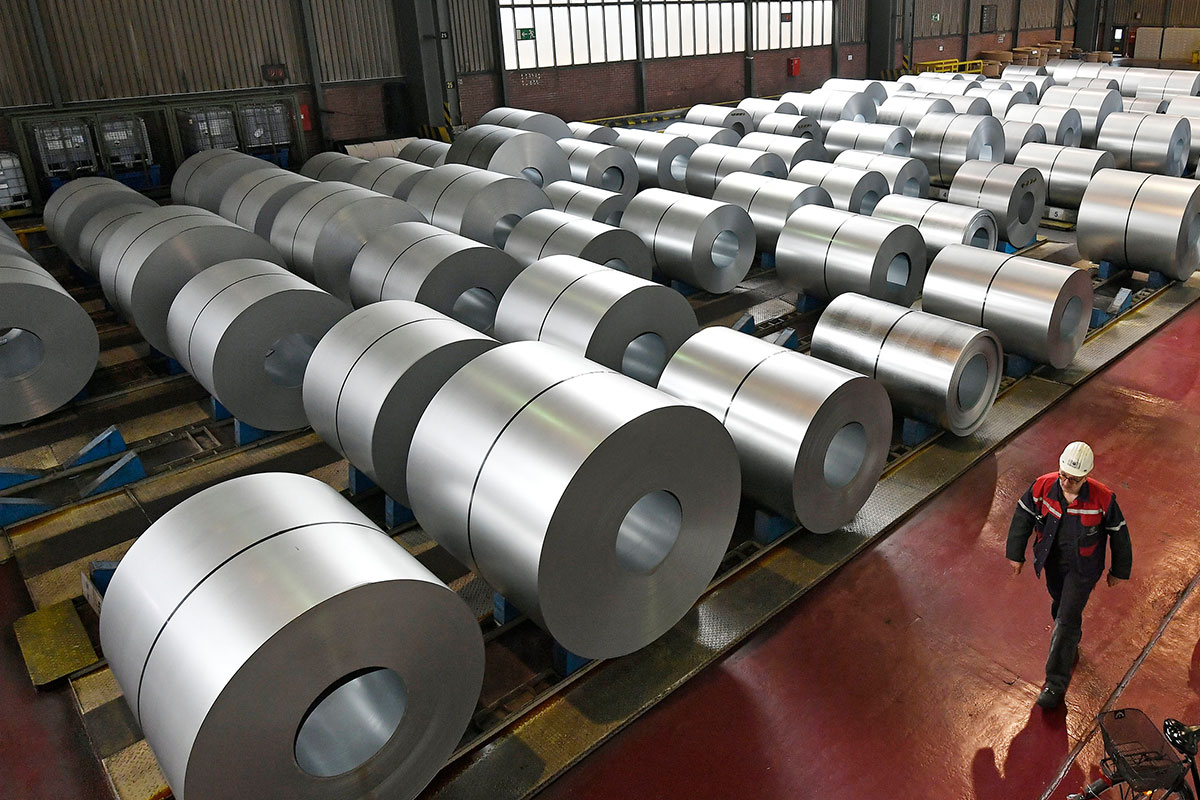 By providing customers with high-quality steel products and one-stop procurement services