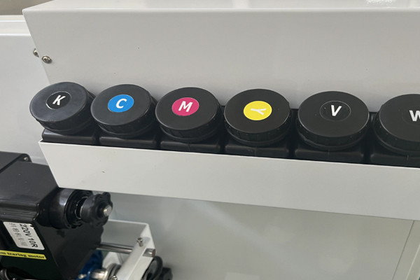 A3 UV-DTF (10).jpg Advanced Six-Color Ink Circulation System - Equipped with Automatic Ink Stirring to Prevent Sedimentation