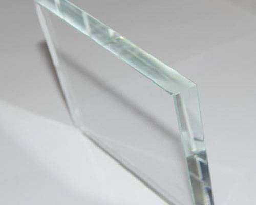 Aluminium hydroxide for glass production