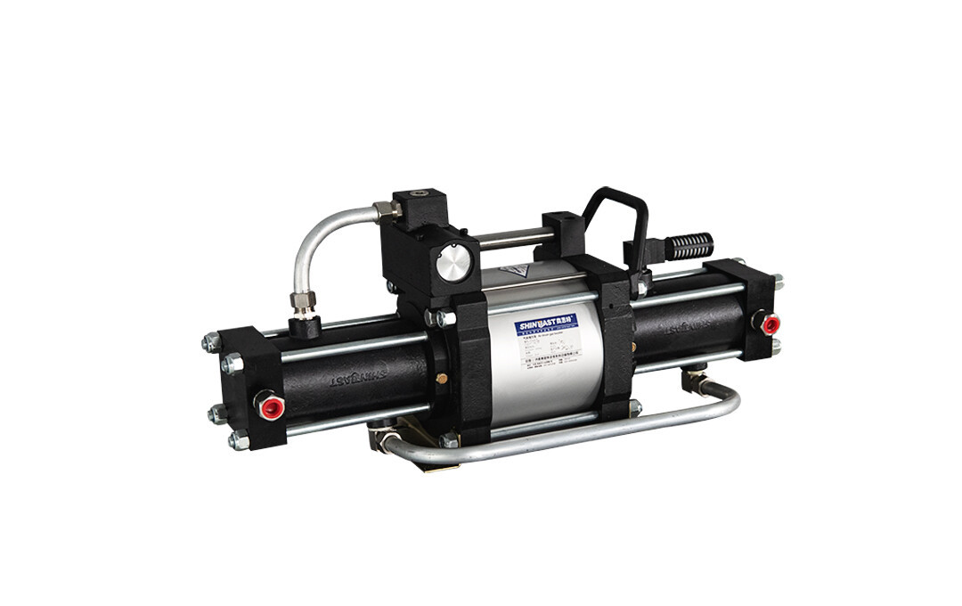 Système de pressurisation de gaz à entraînement pneumatique