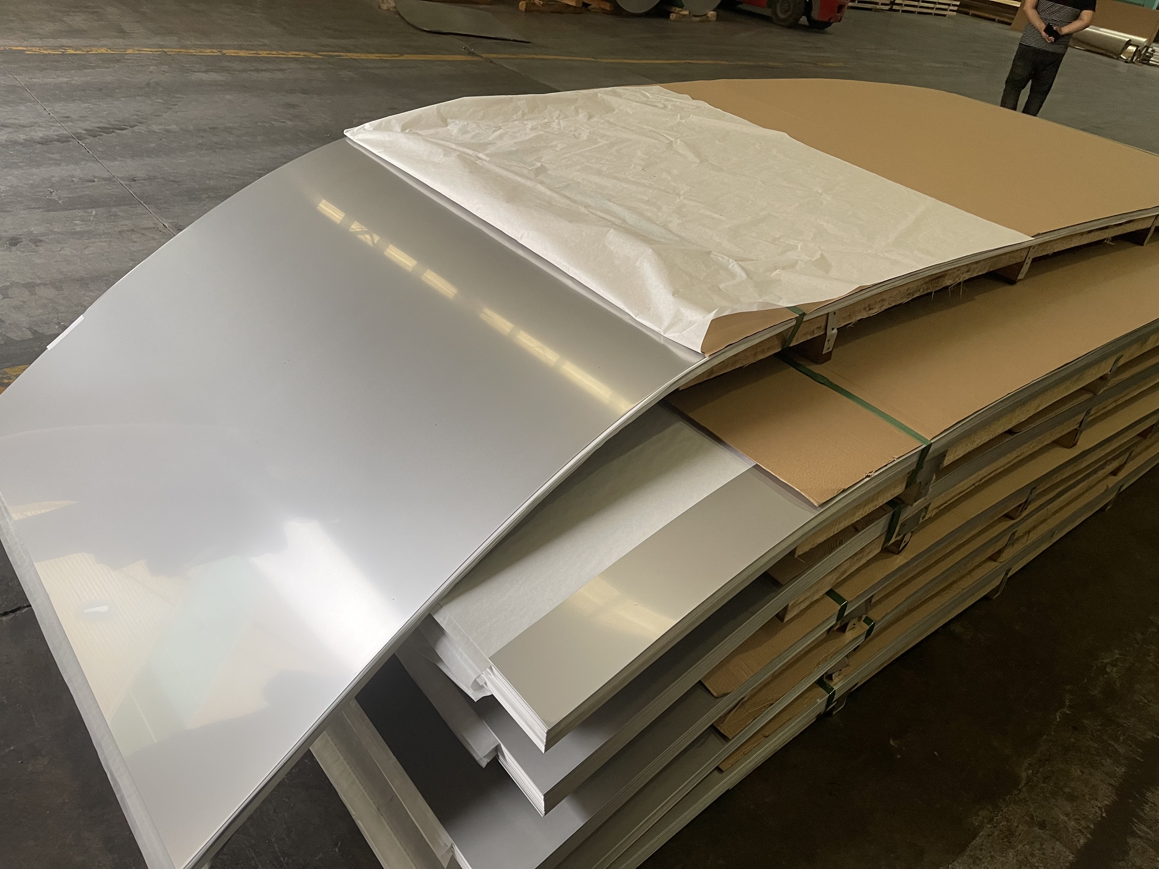 304L stainless steel