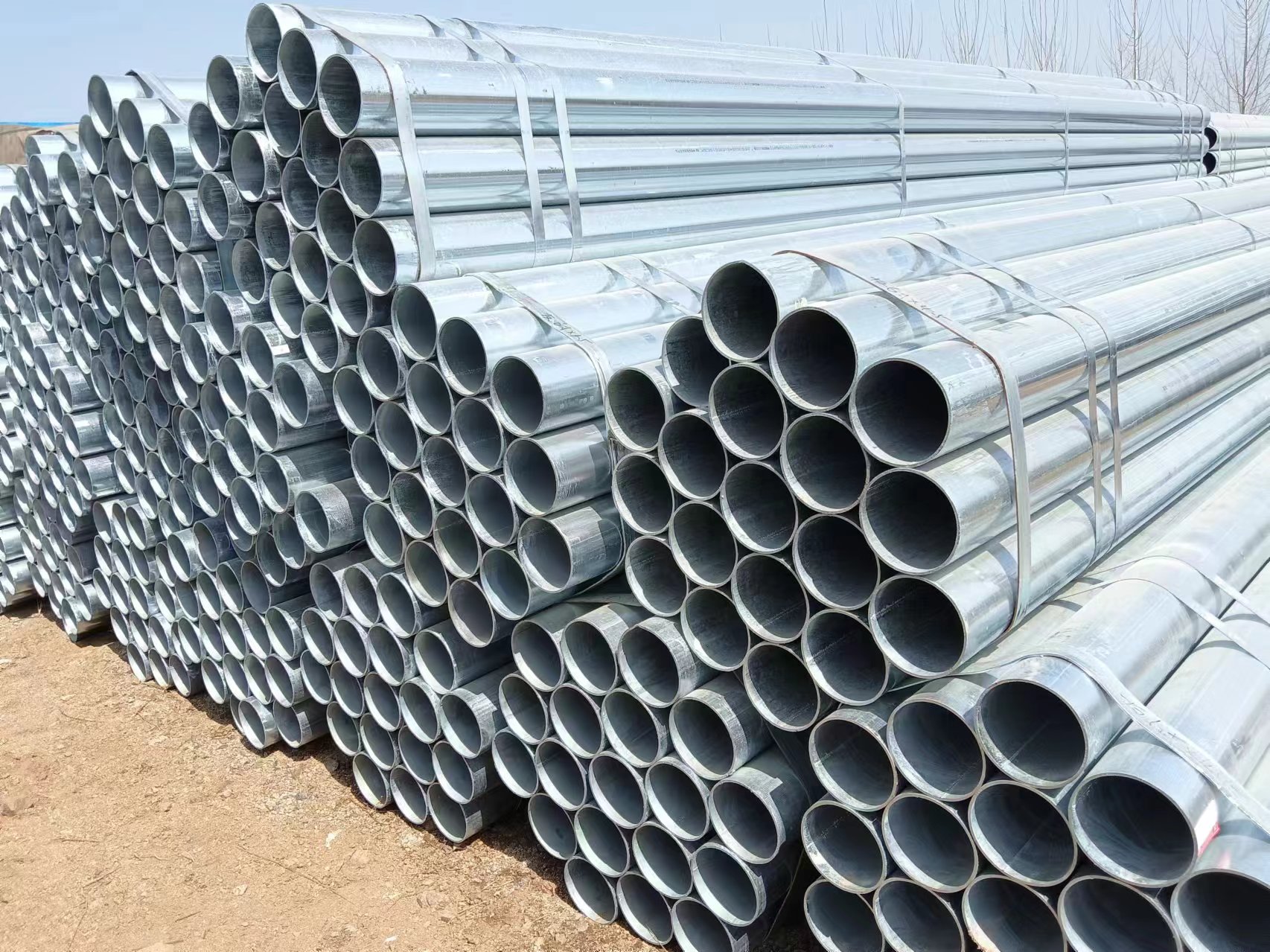 Galvanized round pipe