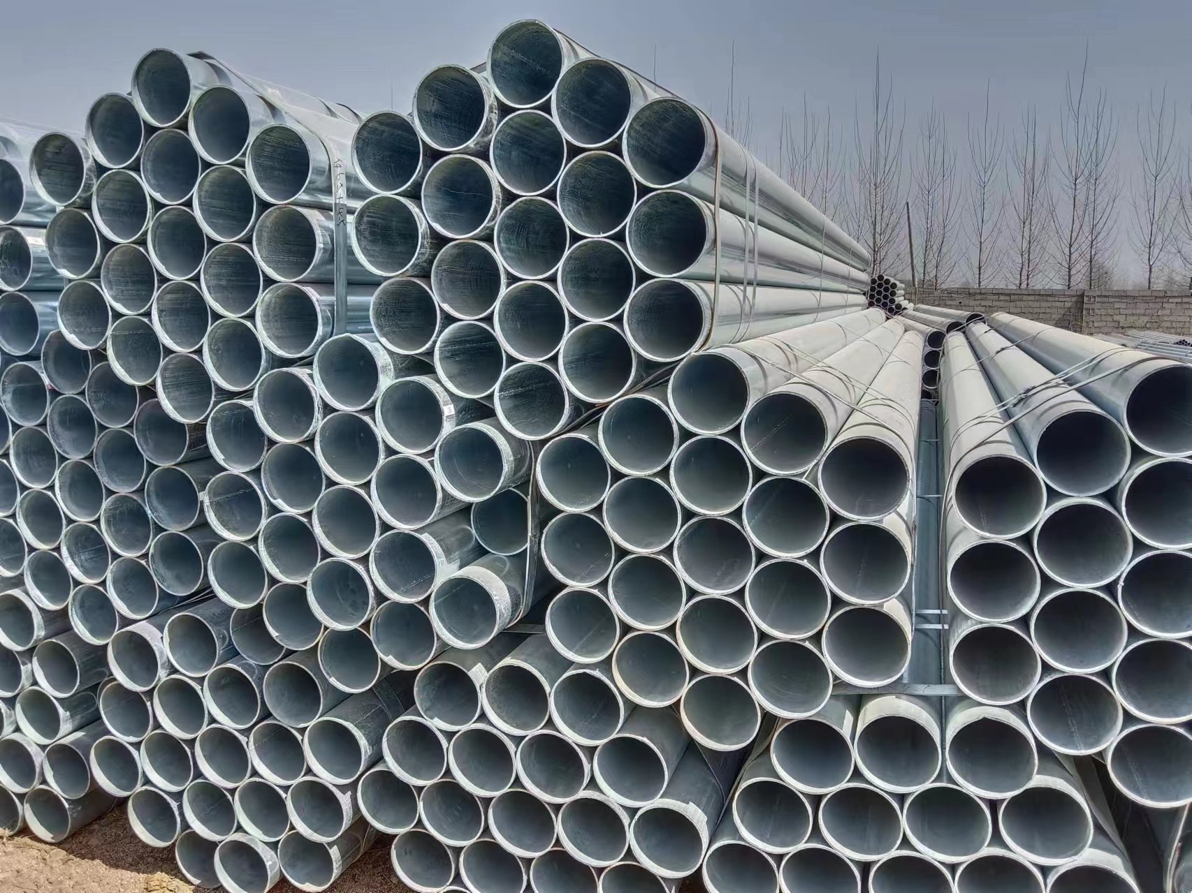 Galvanized round pipe