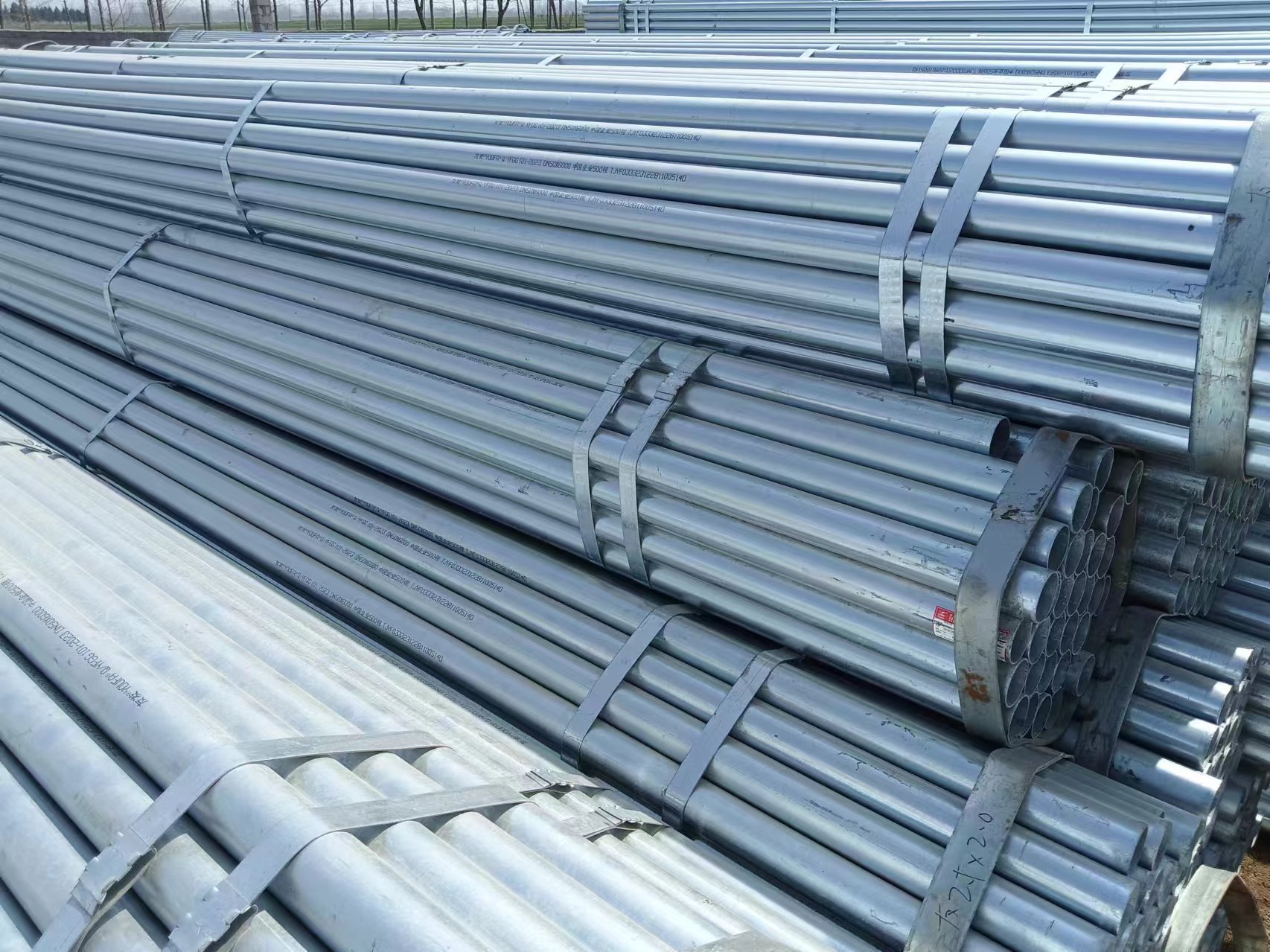 Galvanized round pipe
