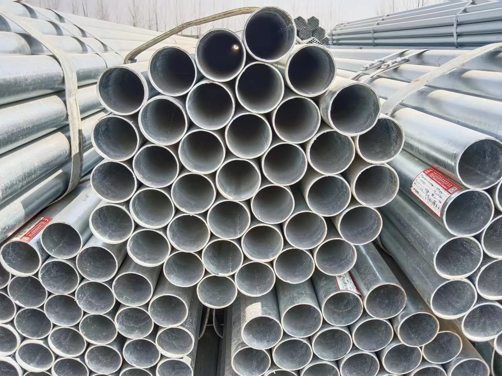 Galvanized round pipe