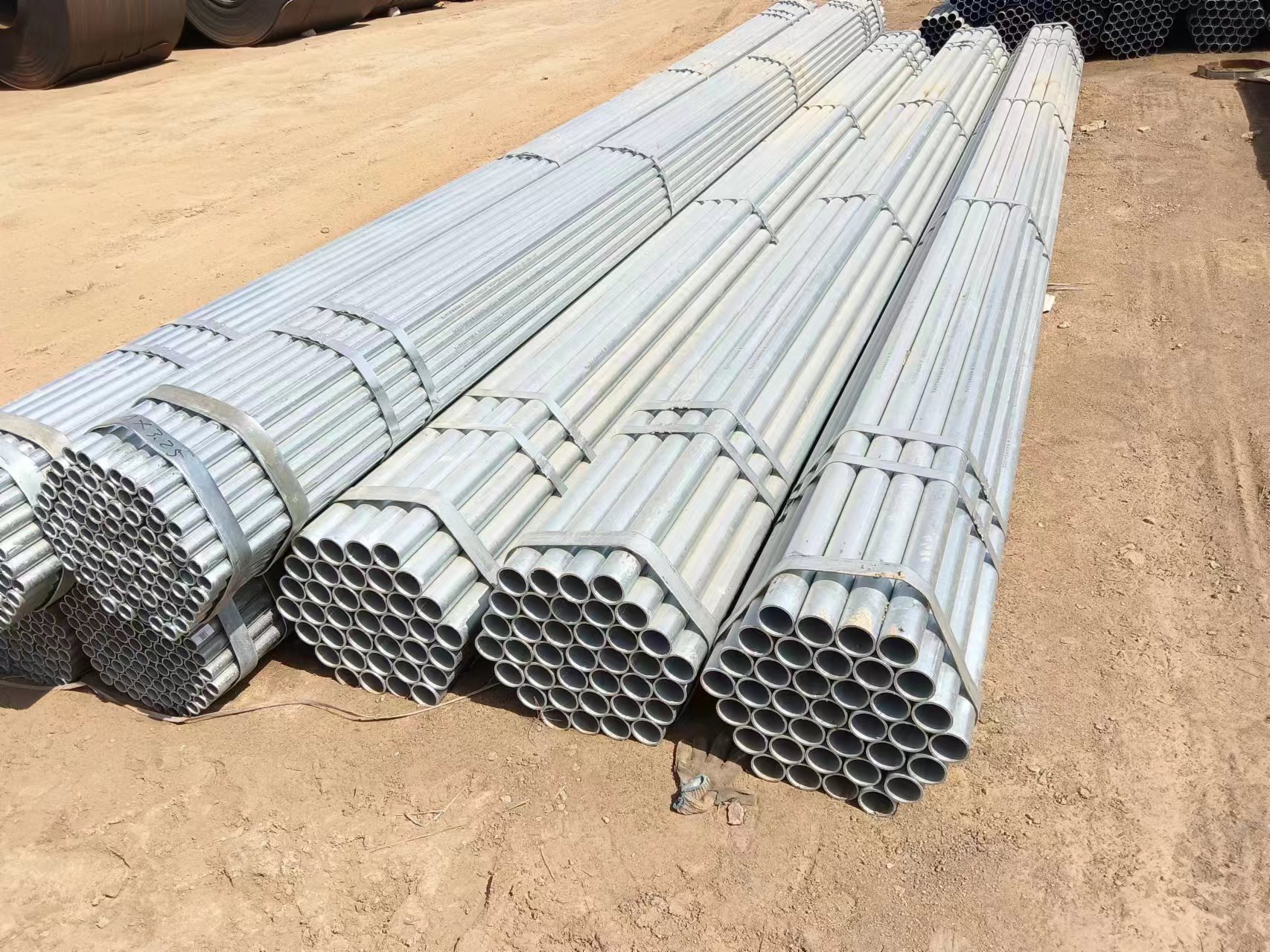 Galvanized round pipe
