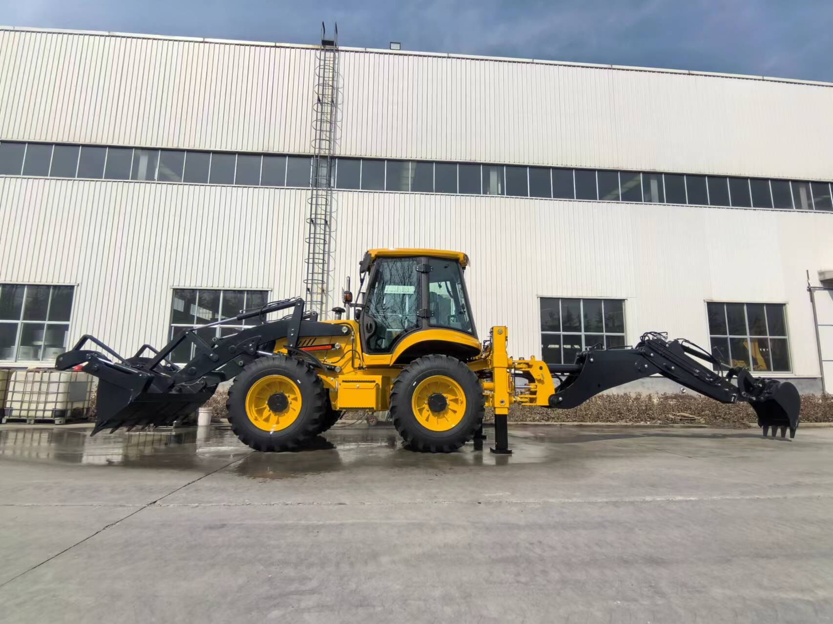 QTM388H Backhoe Loader
