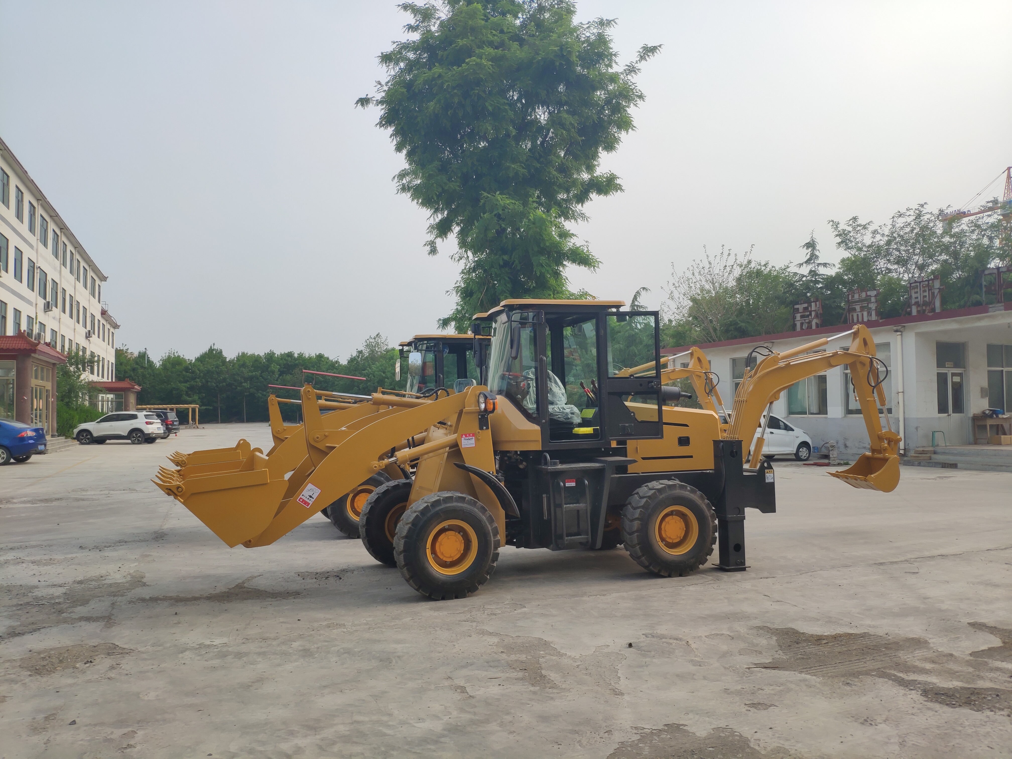 QTM15-26 Backhoe Loader