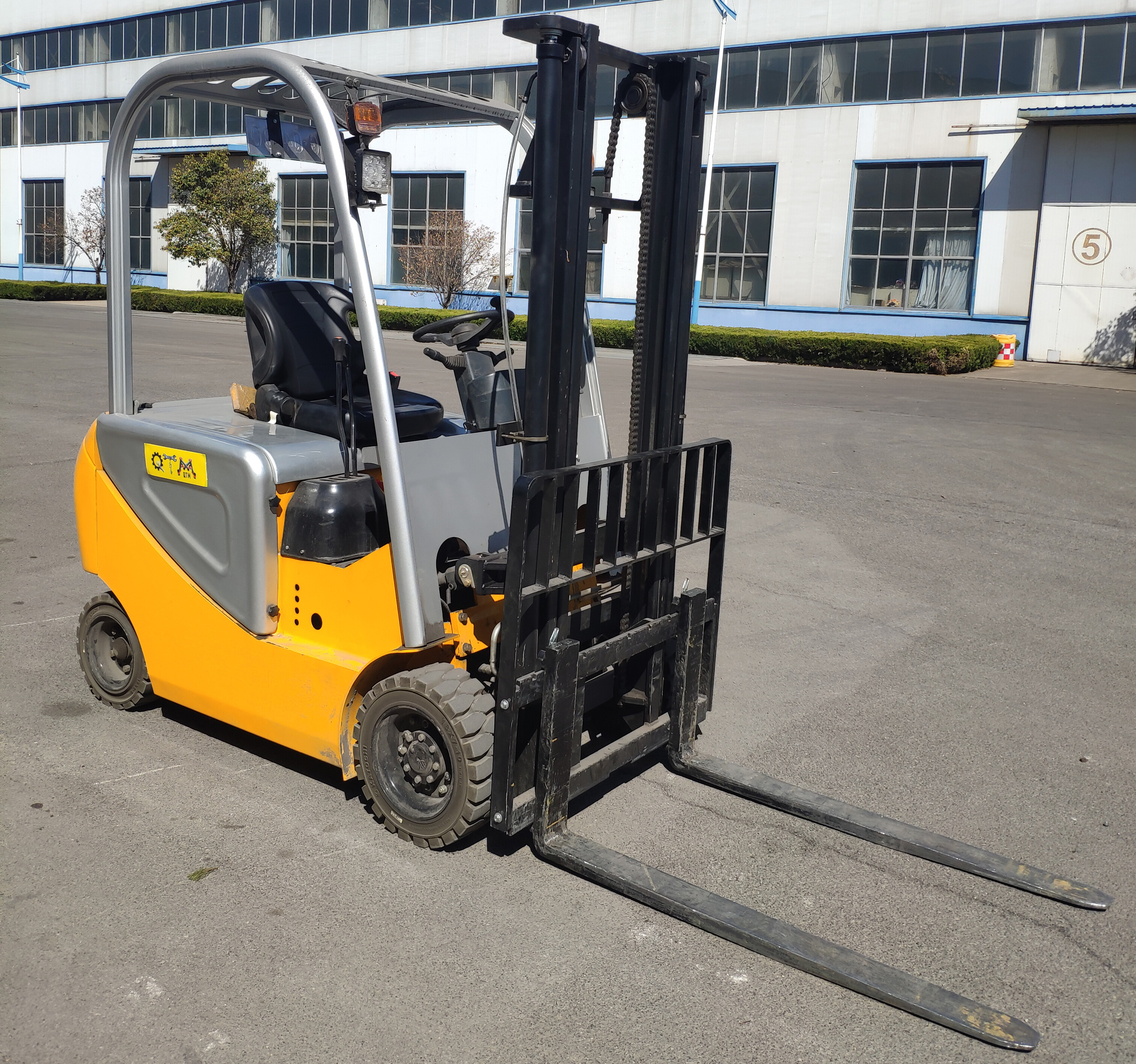 QTM10 Electric Forklift Truck