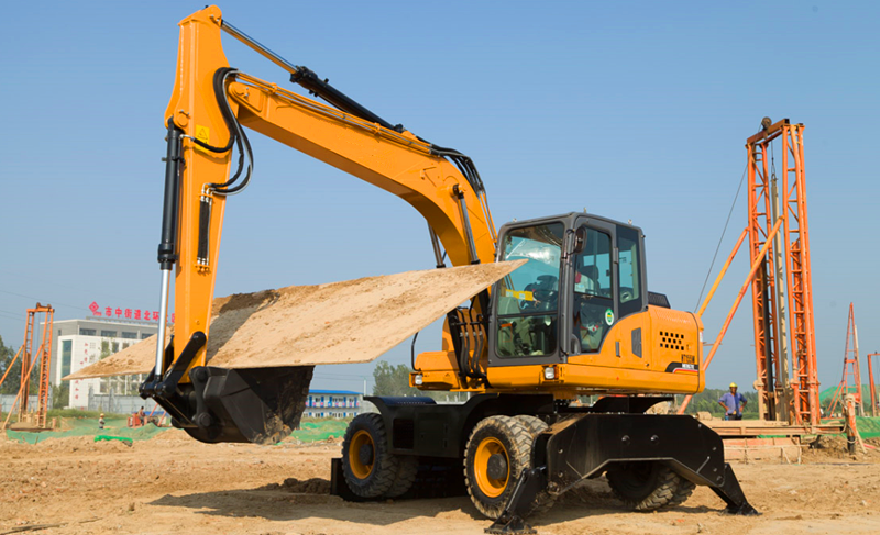 QTM180 Wheel Excavator