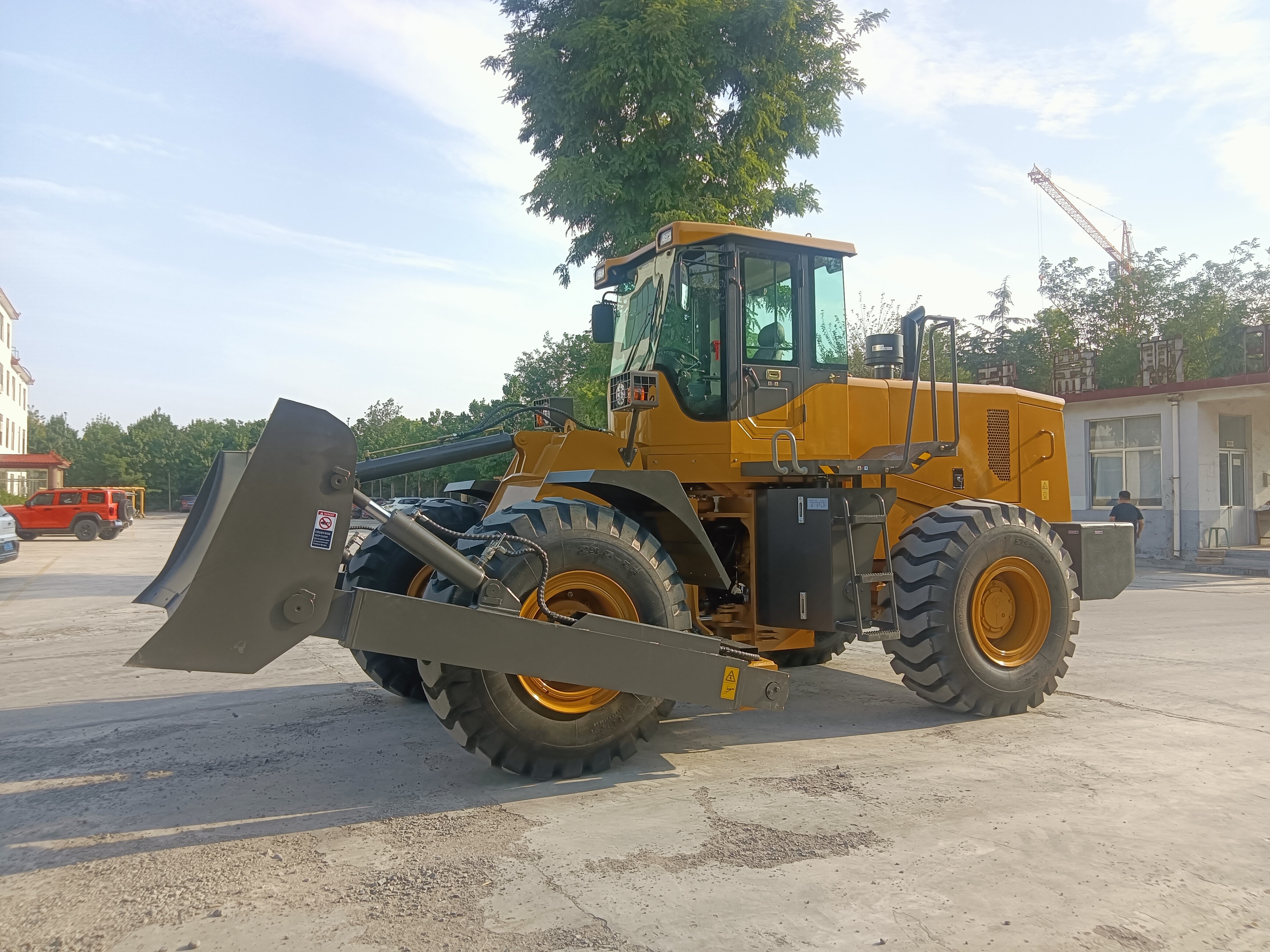 QTM220 Wheel Dozer