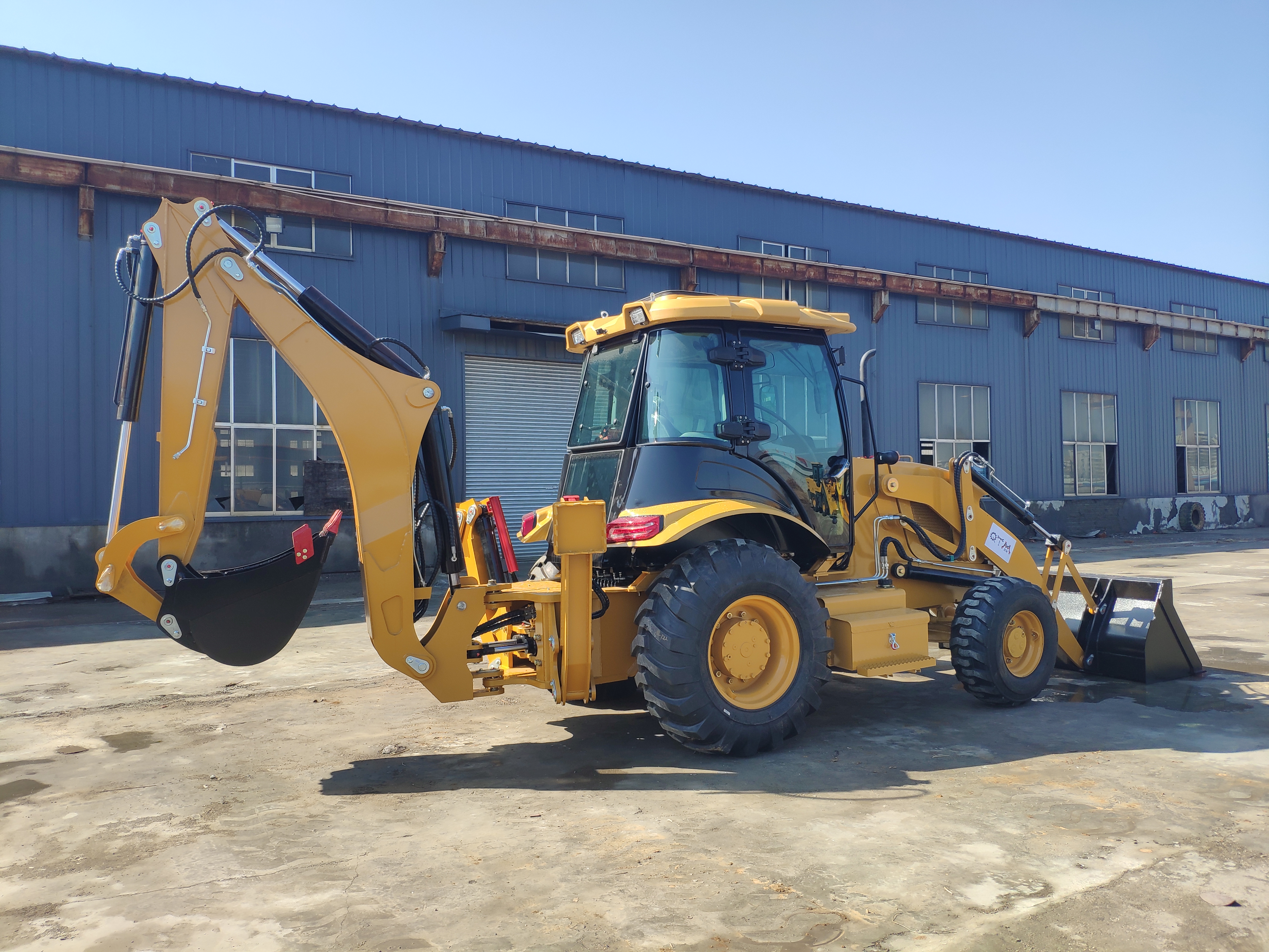 QTM388 Backhoe Loader