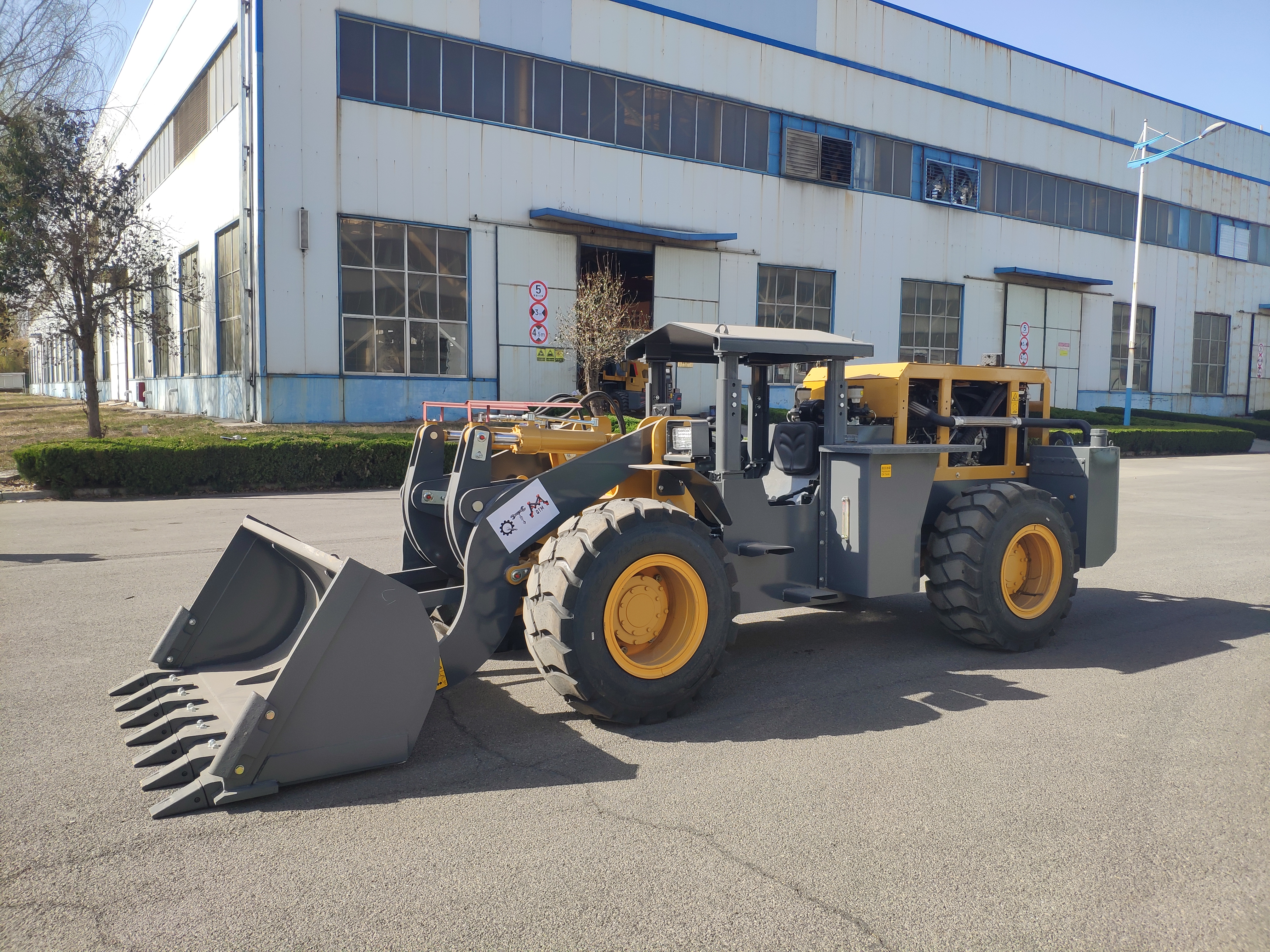 QTM20J Underground Load-haul-dump LHDs