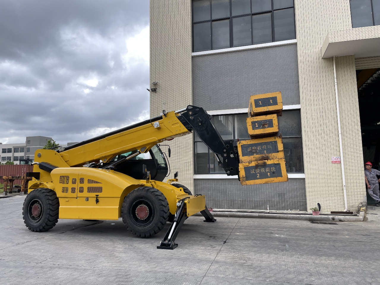 QTM1050 Telescopic Telehandler 