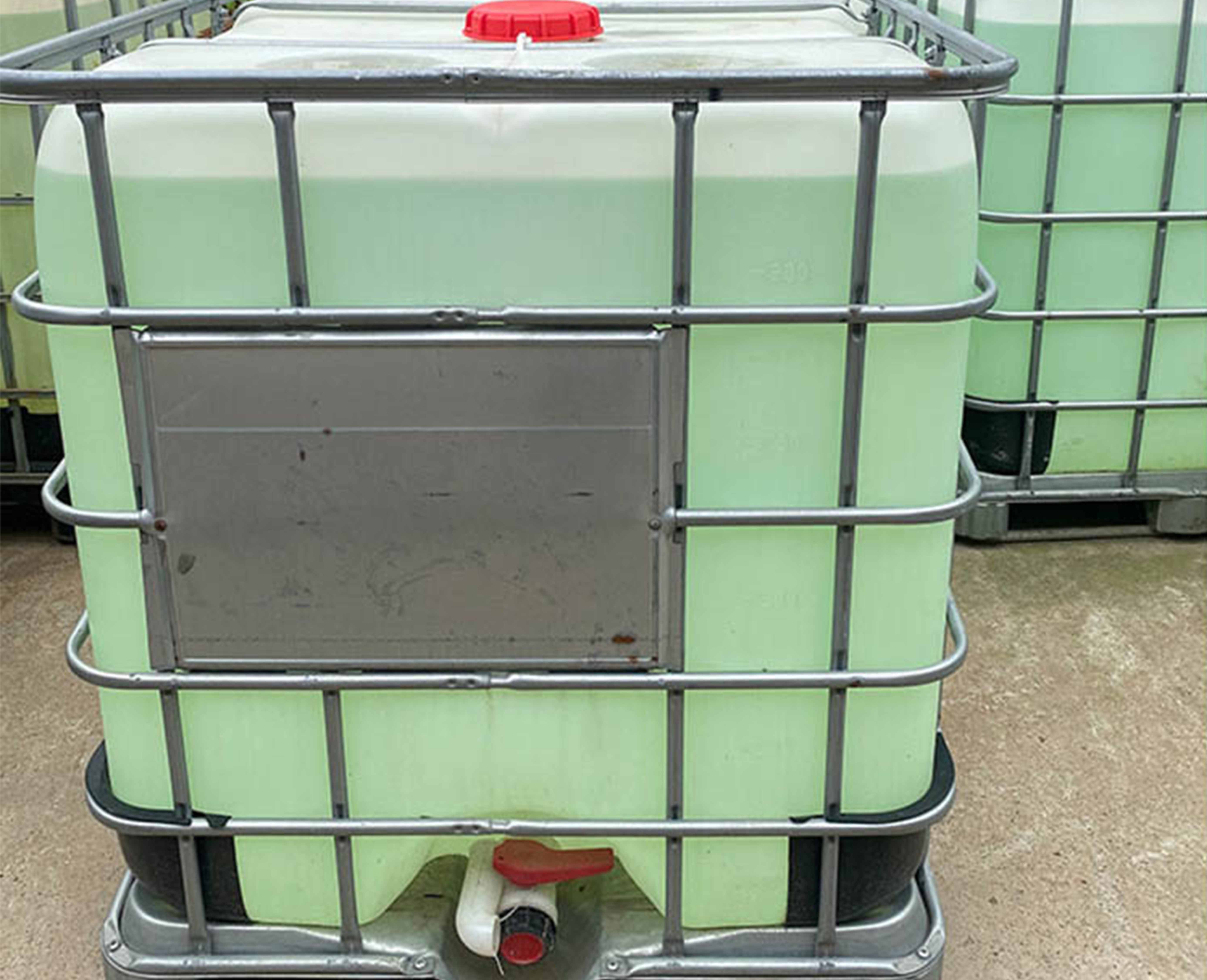 Water Decoloring Agent