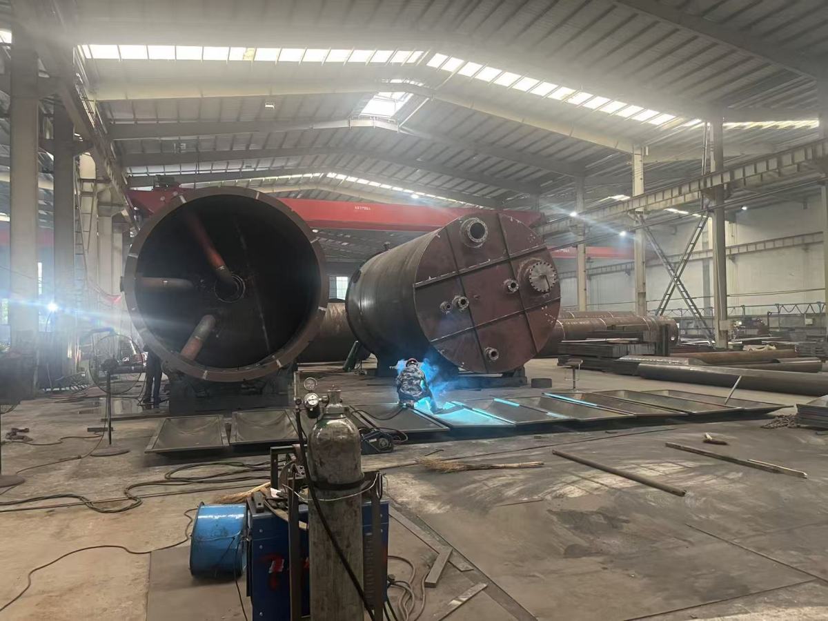 tank.jpg 1758597681828952518348812288.jpg