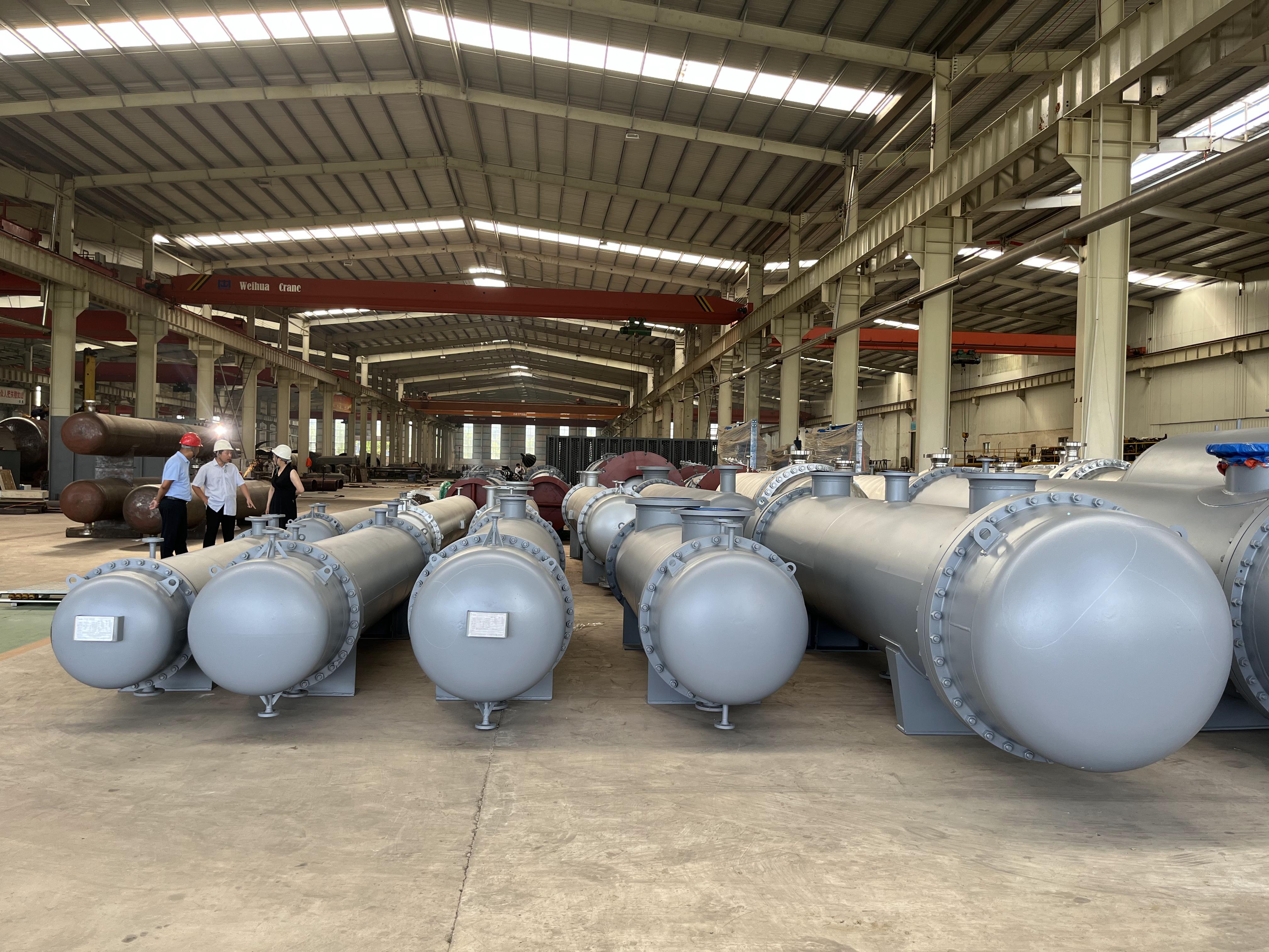 Shell and tube heat exchanger