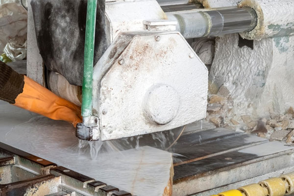 Briefly describe the use of stone engraving machine precautions