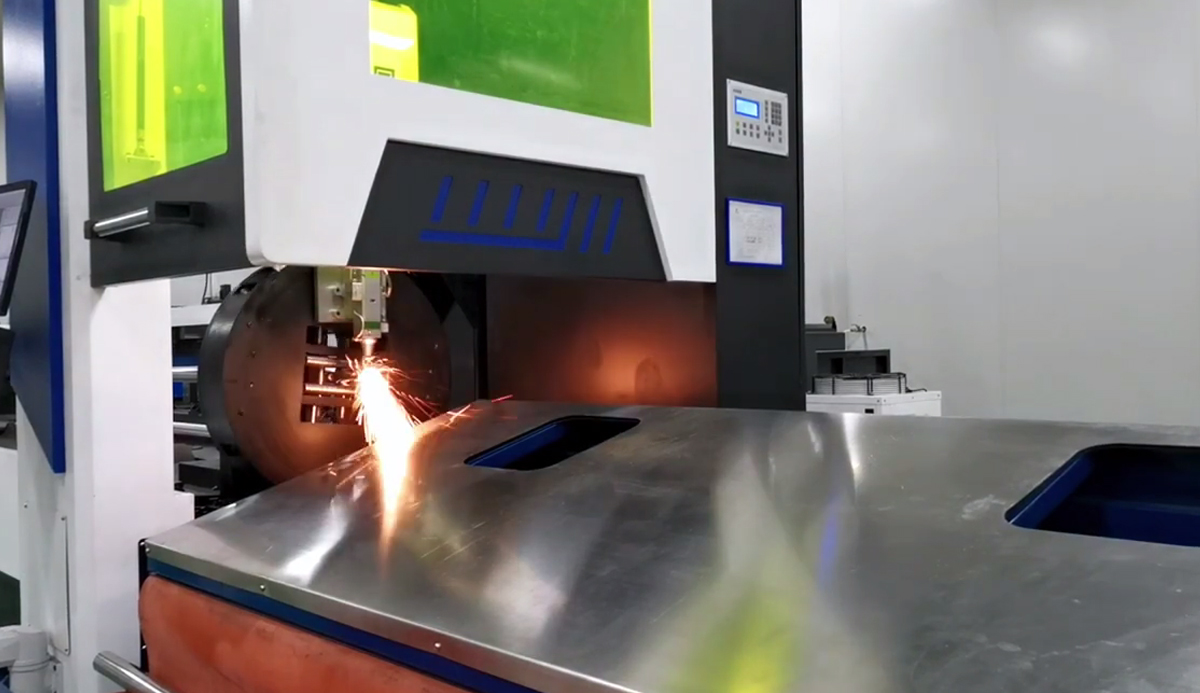 Guohong laser GH-T 3kw Pipe Laser Cutting Machine for Metal