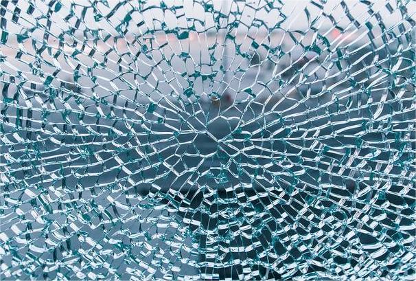 tempered glass self-explosion.jpg