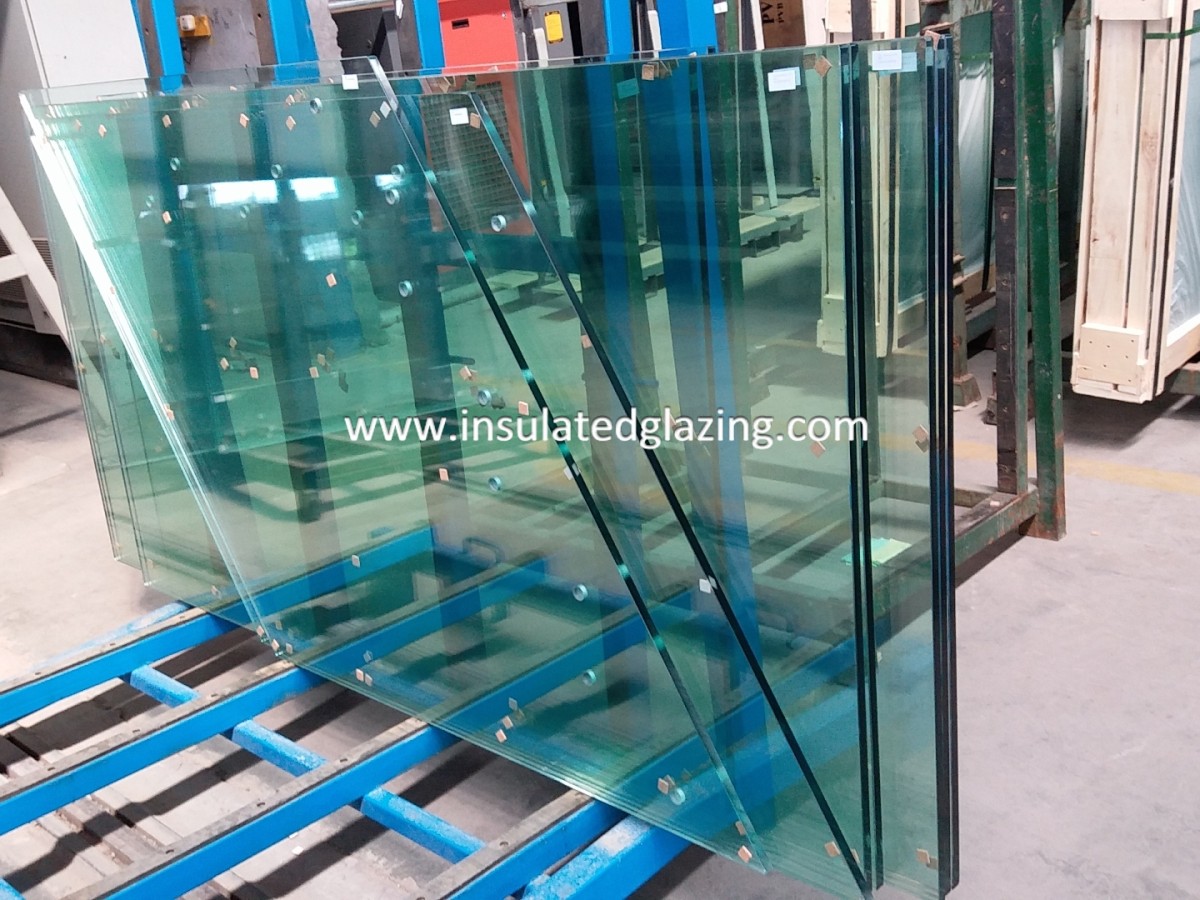 tempered glass irregular shape flat polished edge.jpg tempered glass irregular shape flat polished edge.jpg