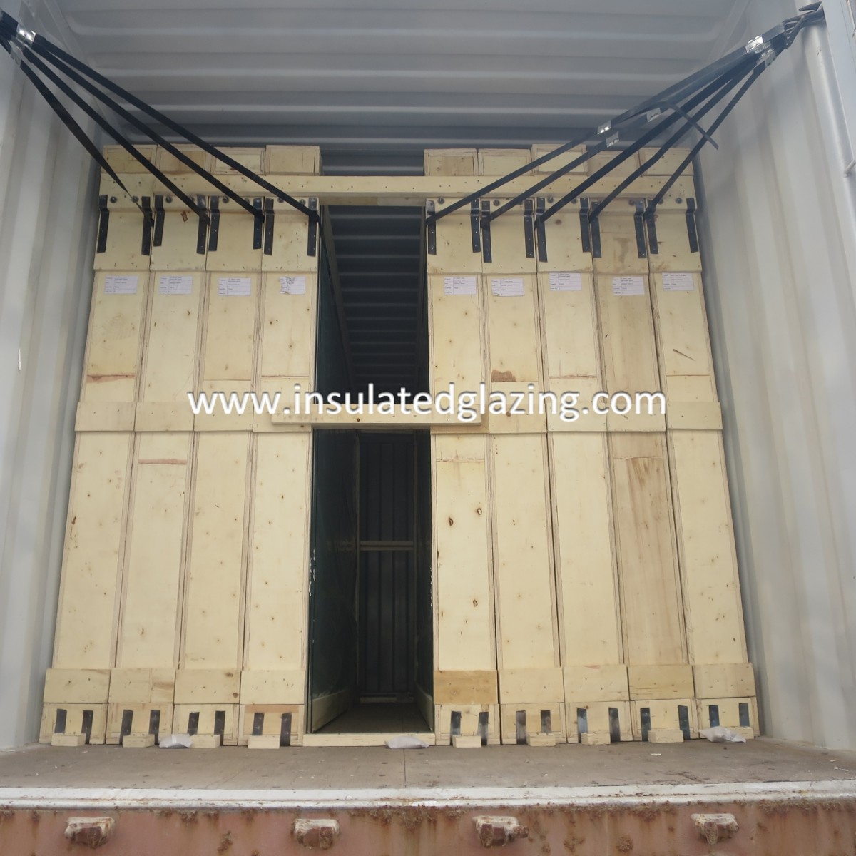 laminated glass loading container 2.jpg laminated glass loading container 2.jpg